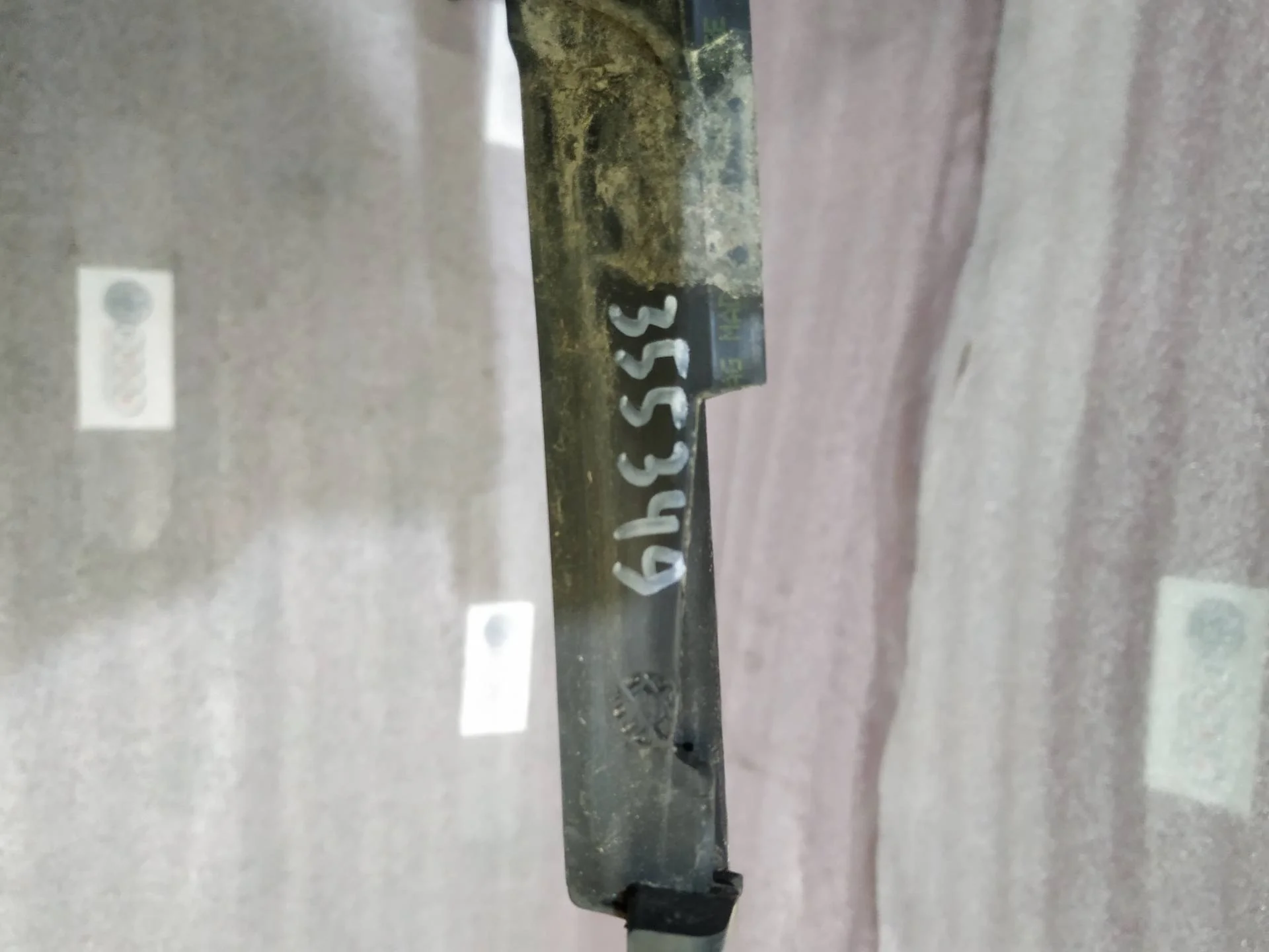 молдинг двери задней правой Volkswagen Touareg 2  2013