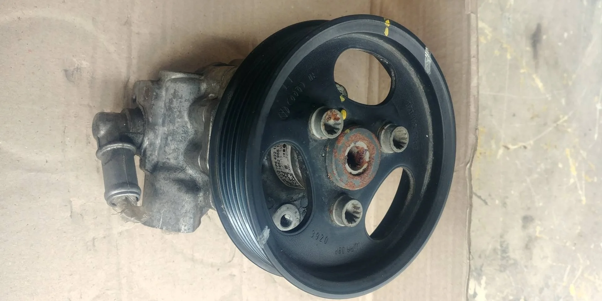 насос гидроусилителя руля Volkswagen Touareg 2  2013