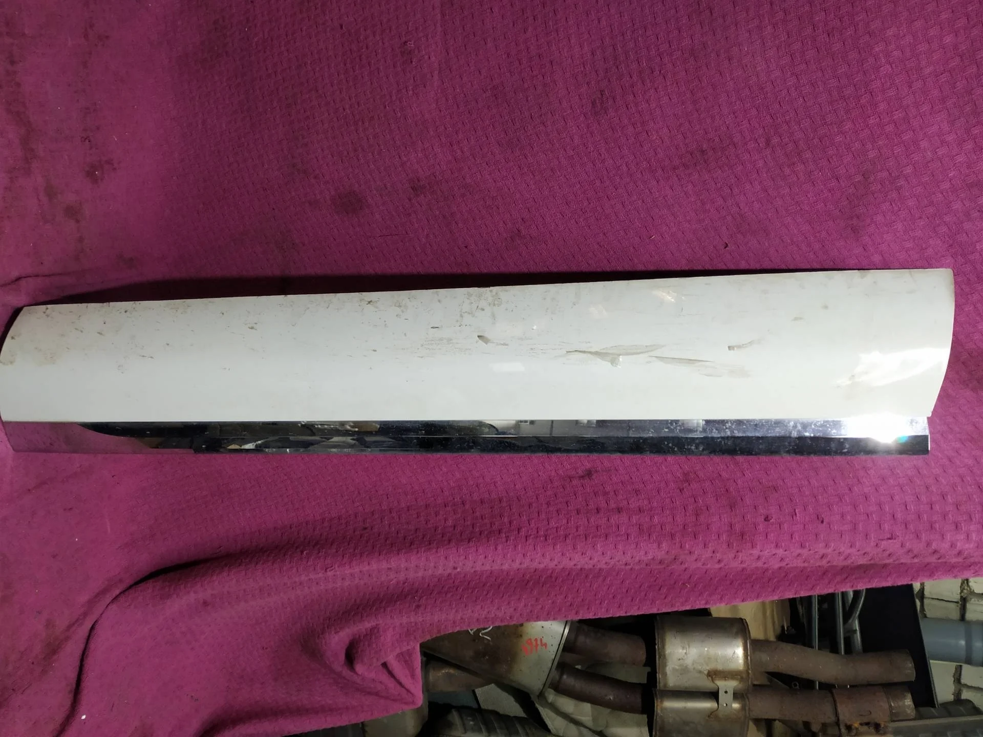 накладка двери передней правой Volkswagen Touareg 2  2013