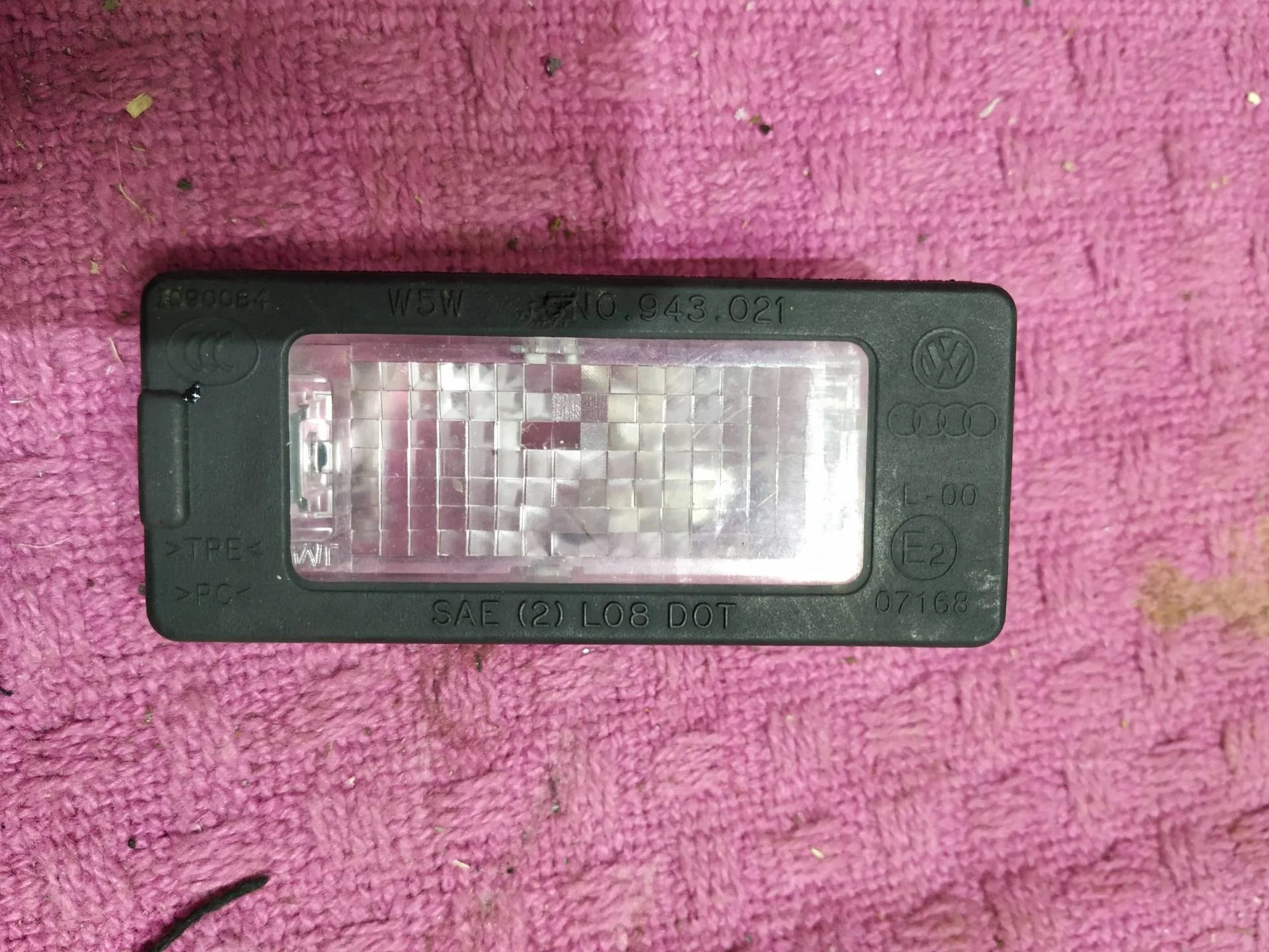 подсветка номера Volkswagen Touareg 2  2013