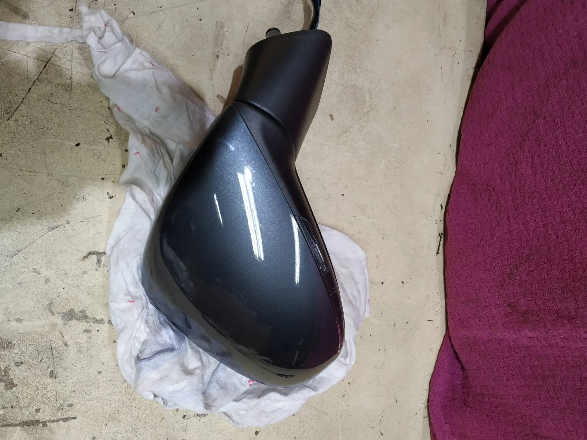 зеркало наружное правое Volkswagen Touareg 2  2013