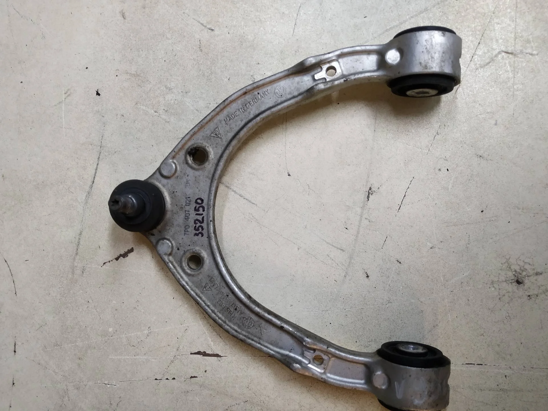 рычаг передний Volkswagen Touareg 2  2013