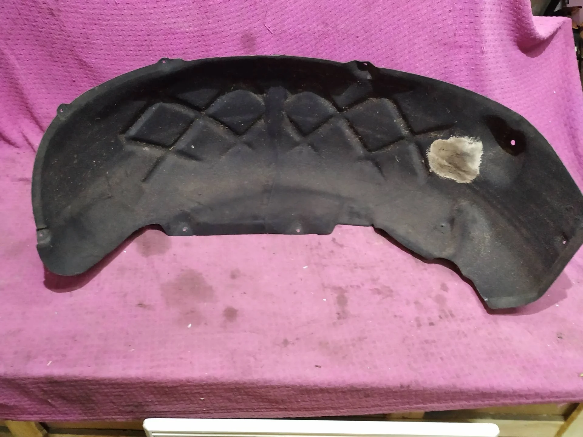 подкрылок задний правый Volkswagen Touareg 2  2013