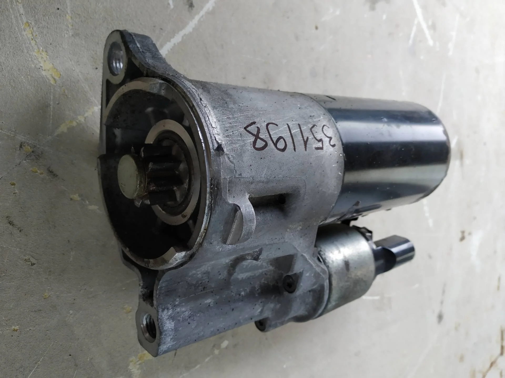 стартер Volkswagen Touareg 2  2013