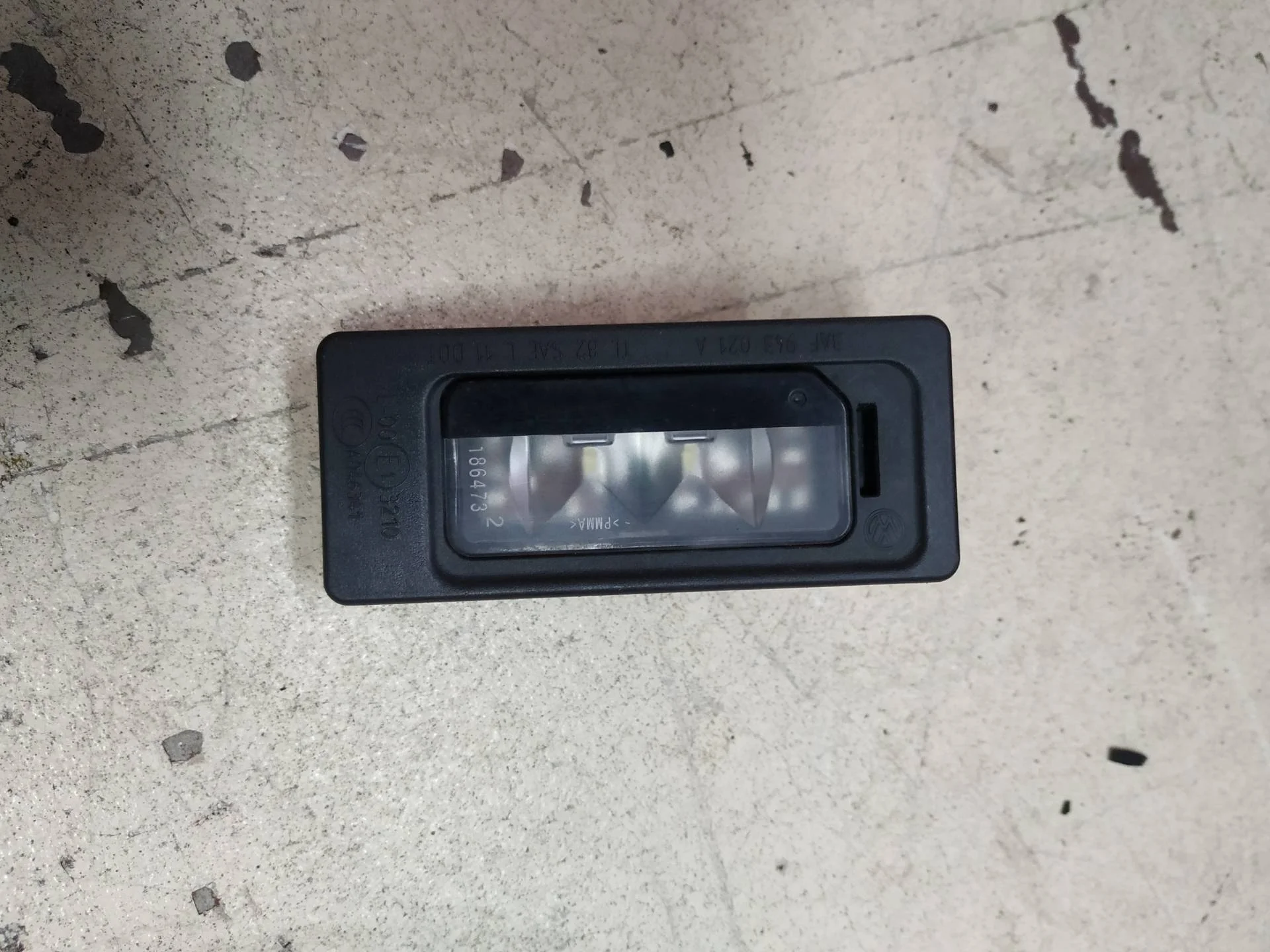 подсветка номера Volkswagen Touareg 2  2013