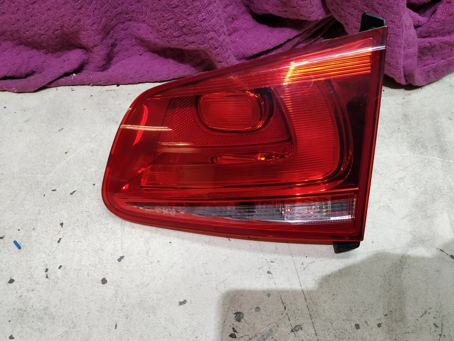 фонарь задний правый Volkswagen Touareg 2  2013