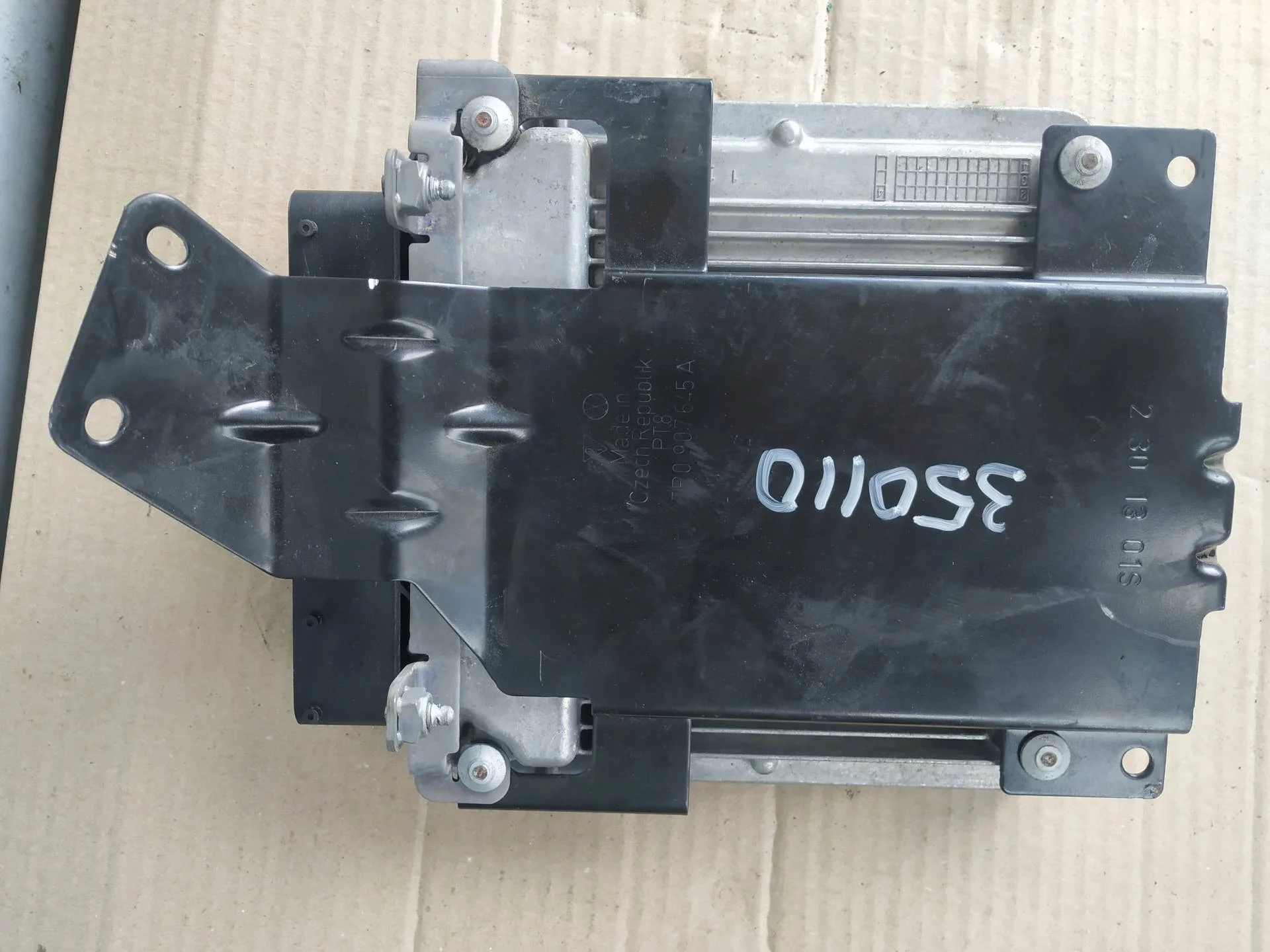 блок управления двигателем Volkswagen Touareg 2  2013