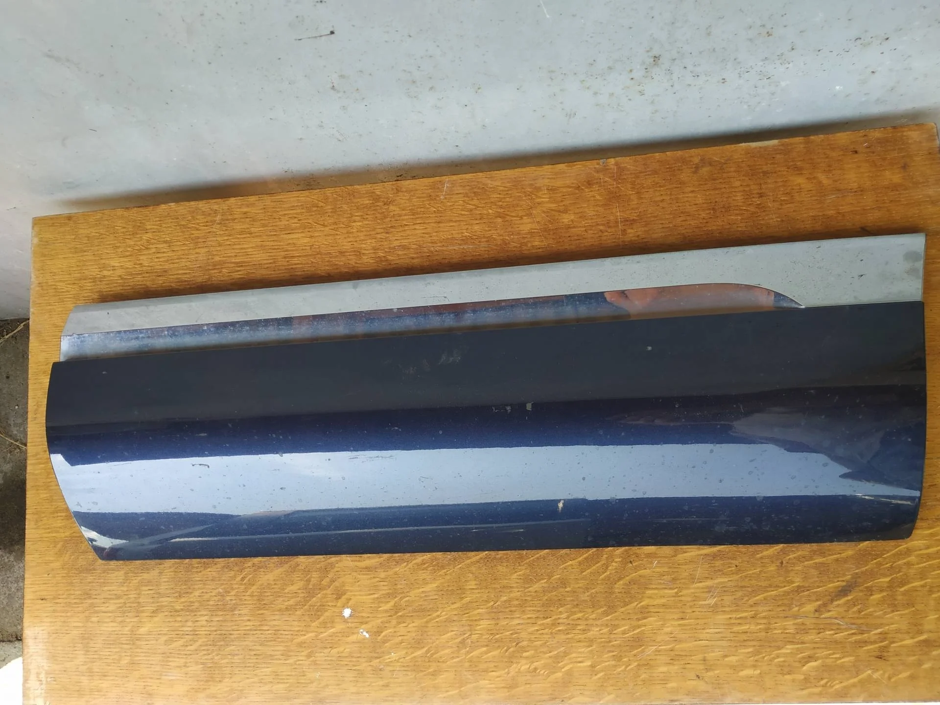 накладка двери задней левой Volkswagen Touareg 2  2013