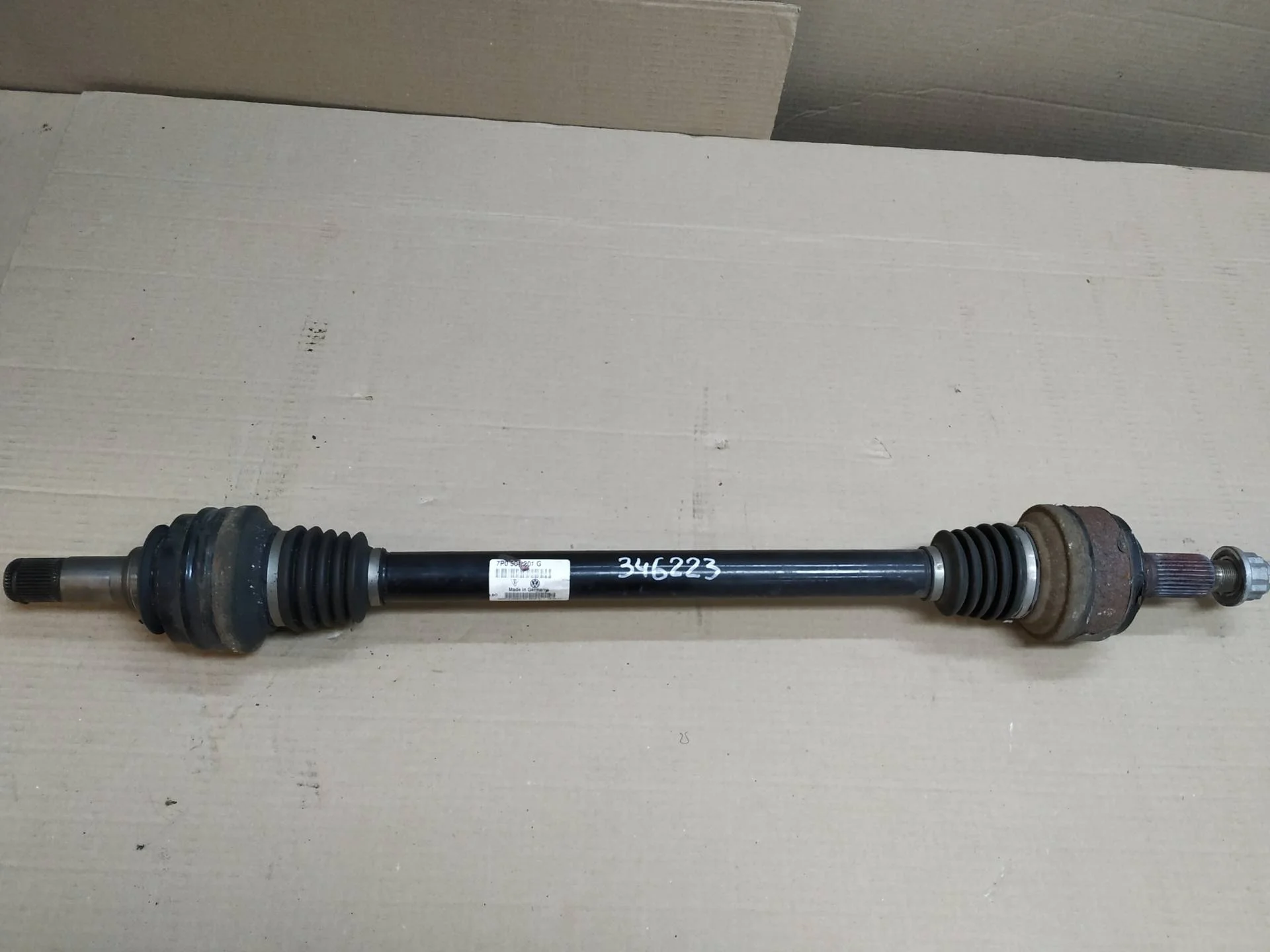 полуось задняя Volkswagen Touareg 2  2013