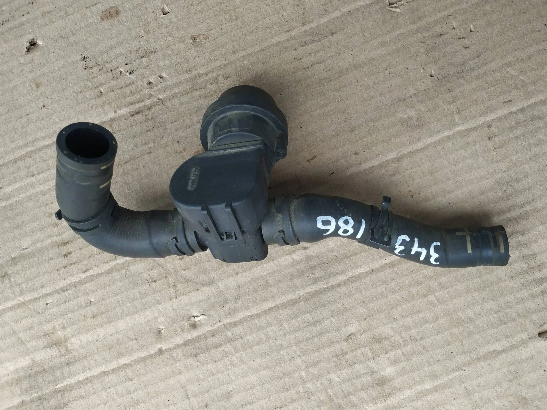 кран отопителя (печки) Volkswagen Touareg 2  2013