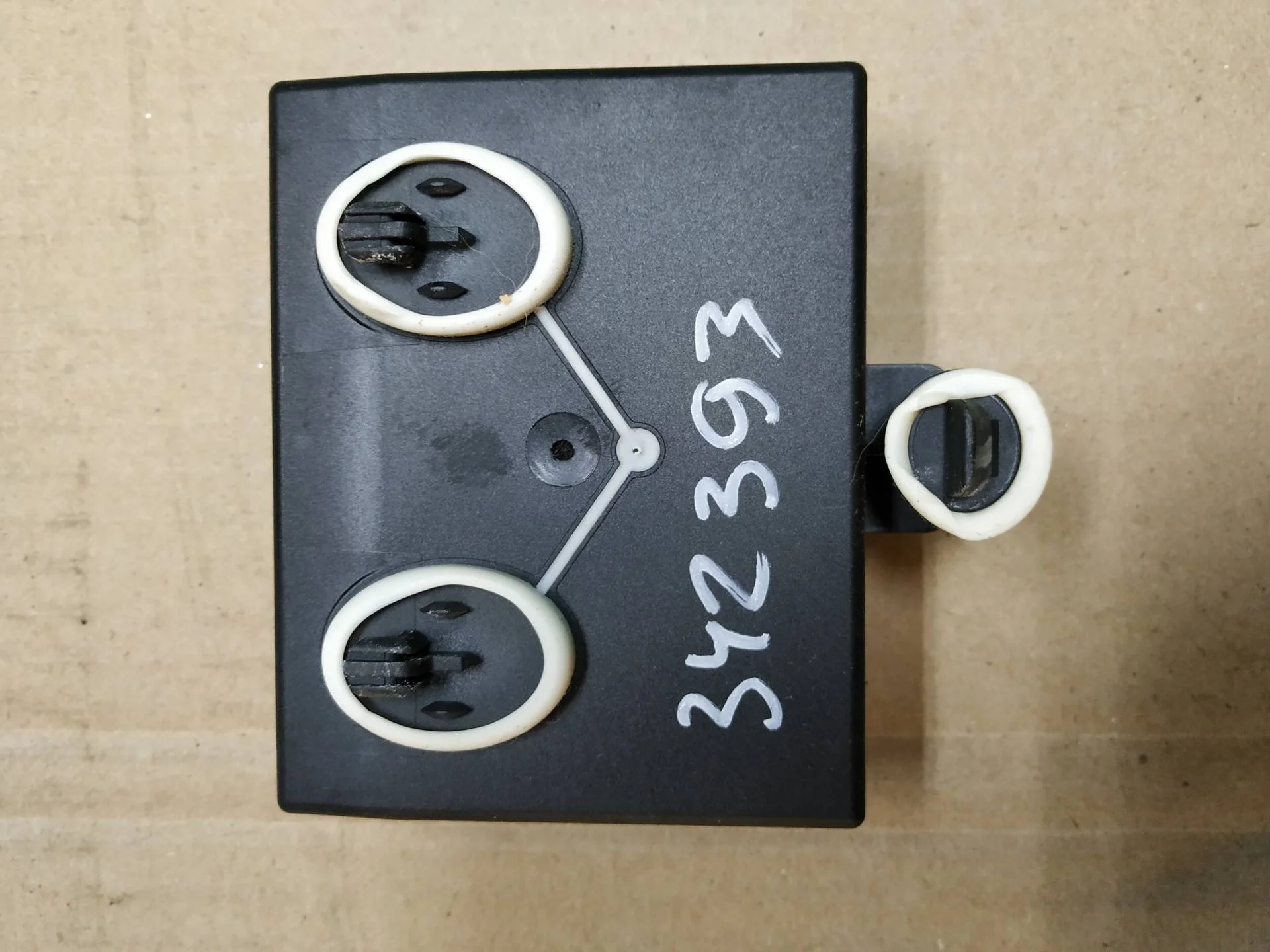 модуль управления двери задней Volkswagen Touareg 2  2013