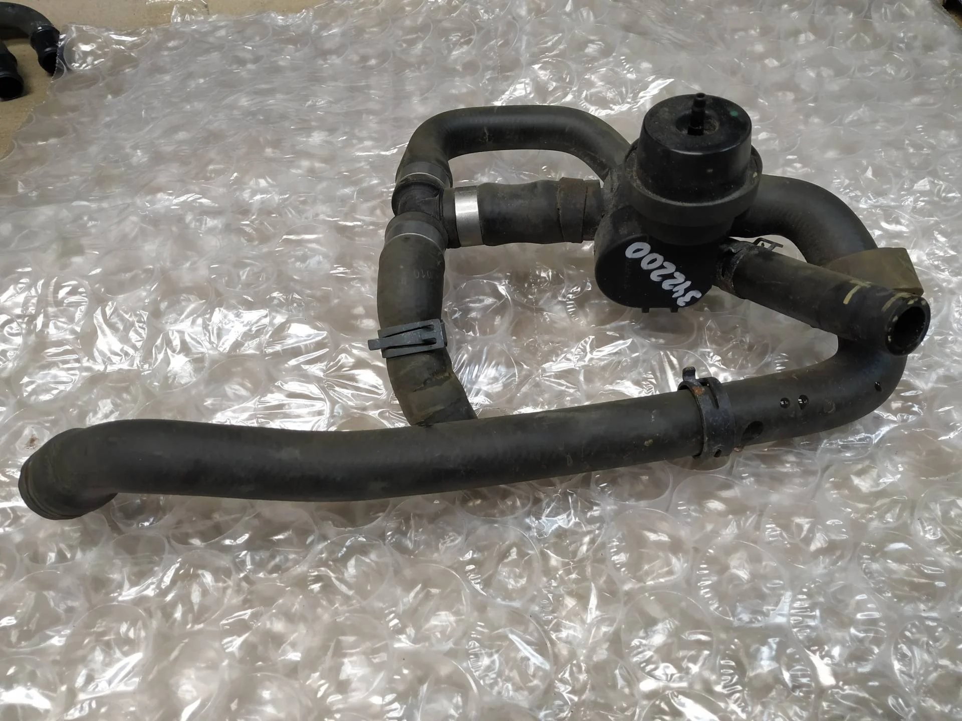 кран отопителя (печки) Volkswagen Touareg 2  2013