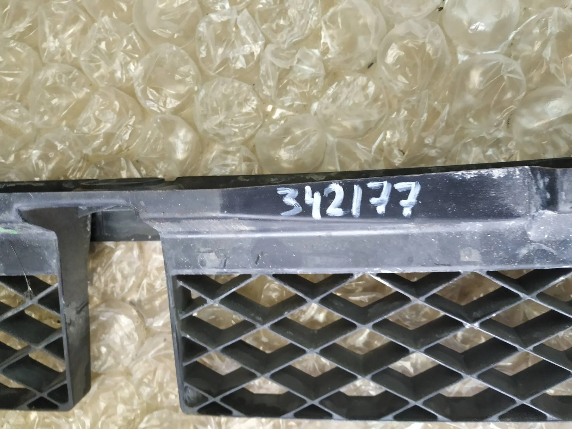 крепление заднего бампера Volkswagen Touareg 2  2013