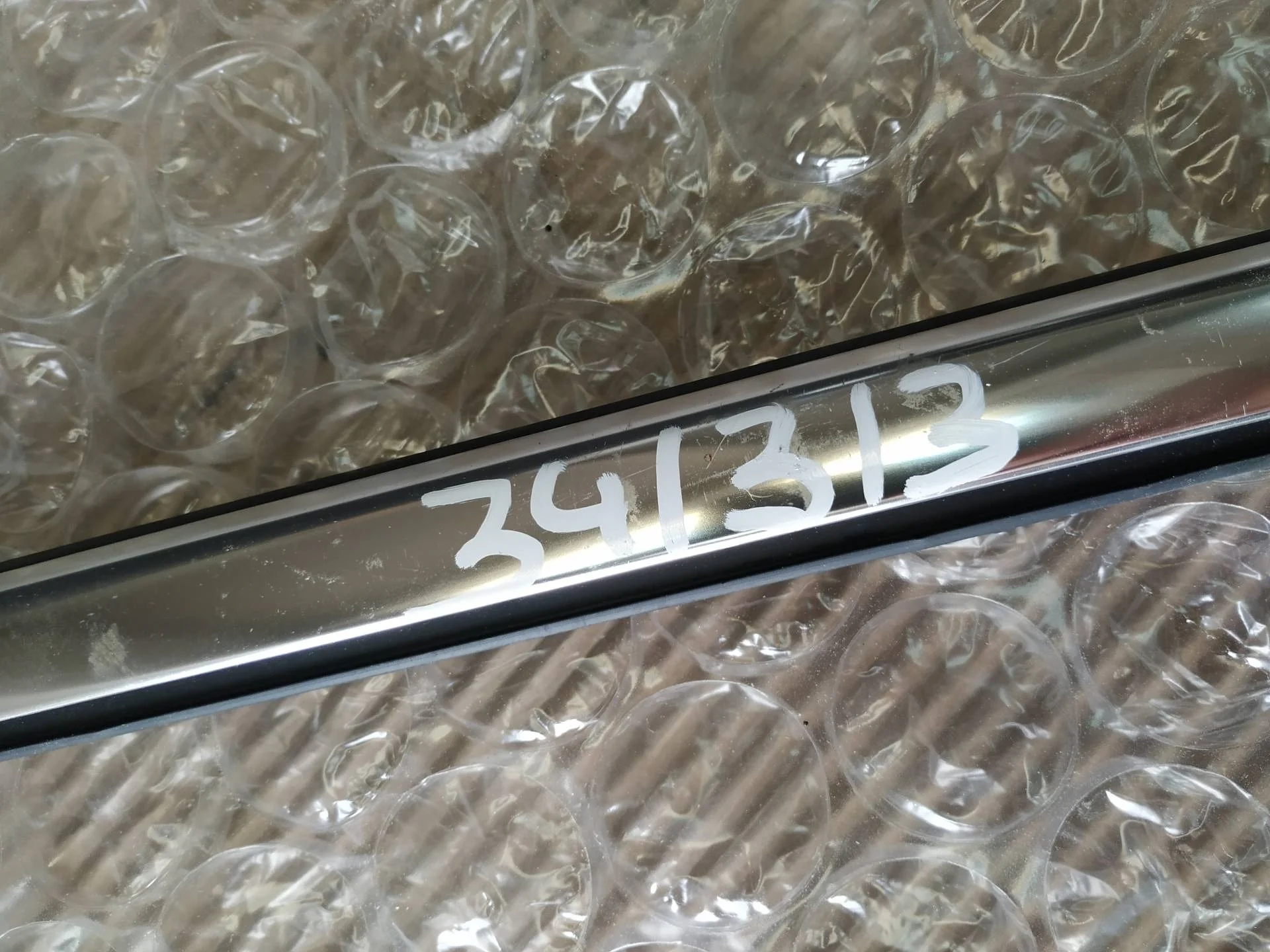 молдинг двери задней правой Volkswagen Touareg 2  2013