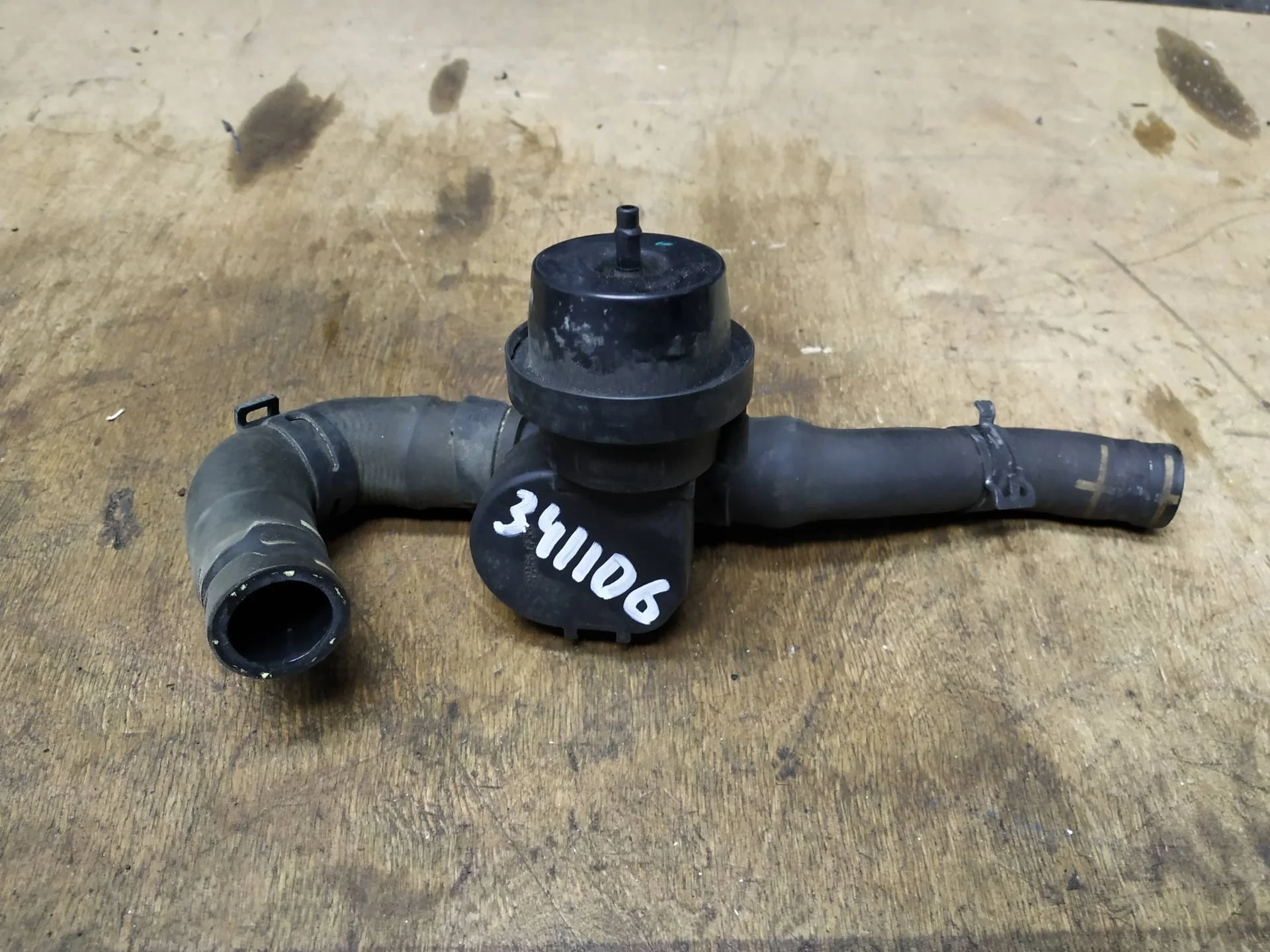 кран отопителя (печки) Volkswagen Touareg 2  2013