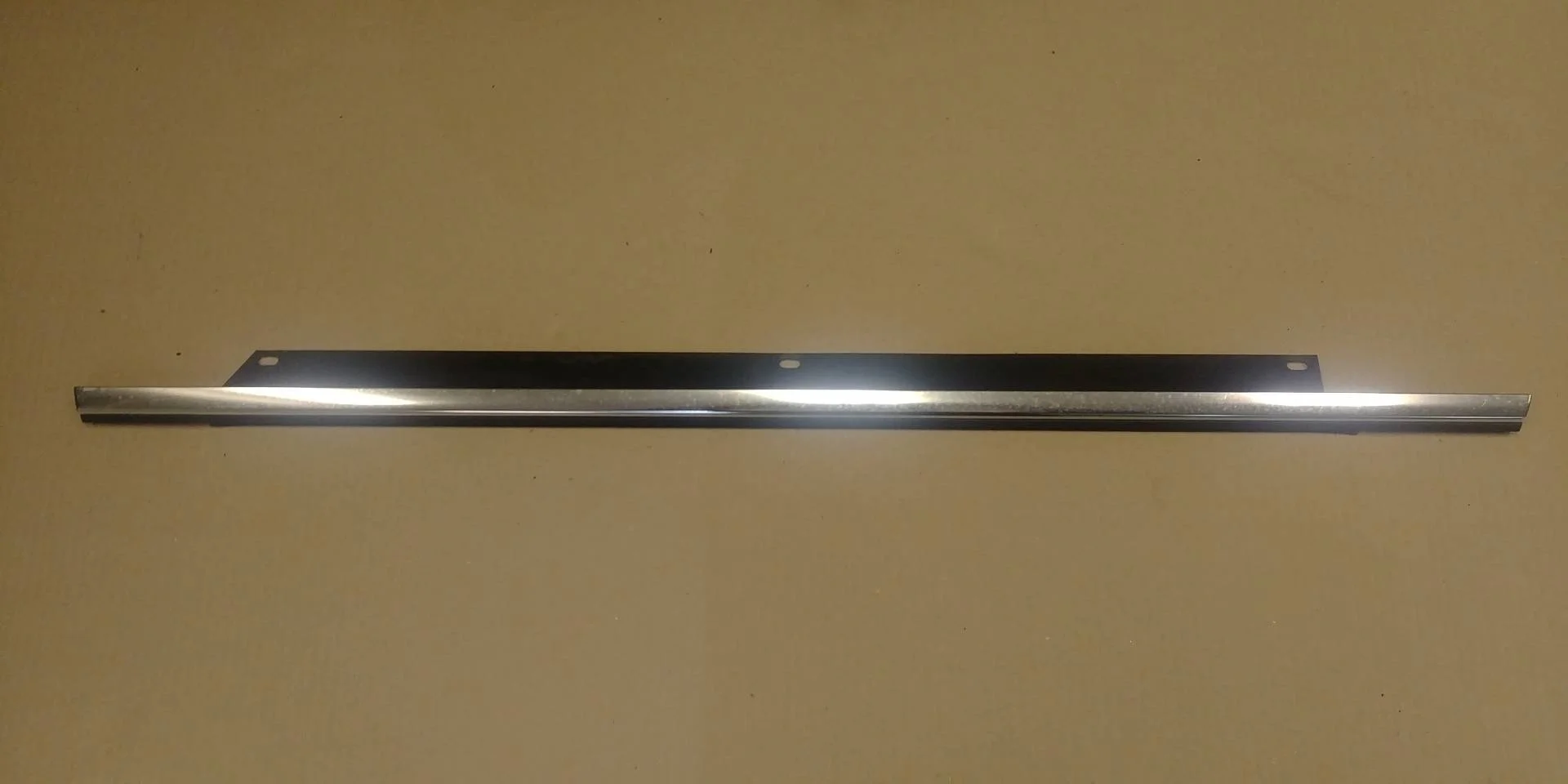 молдинг двери задней правой Audi Q7  2008