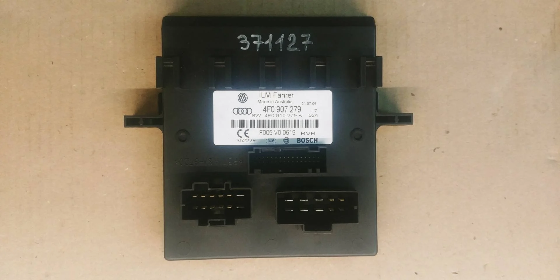 блок управления BCM (бортовой сети) Audi Q7  2008