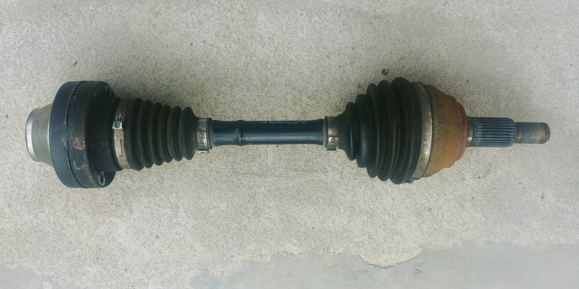 полуось передняя Audi Q7  2008