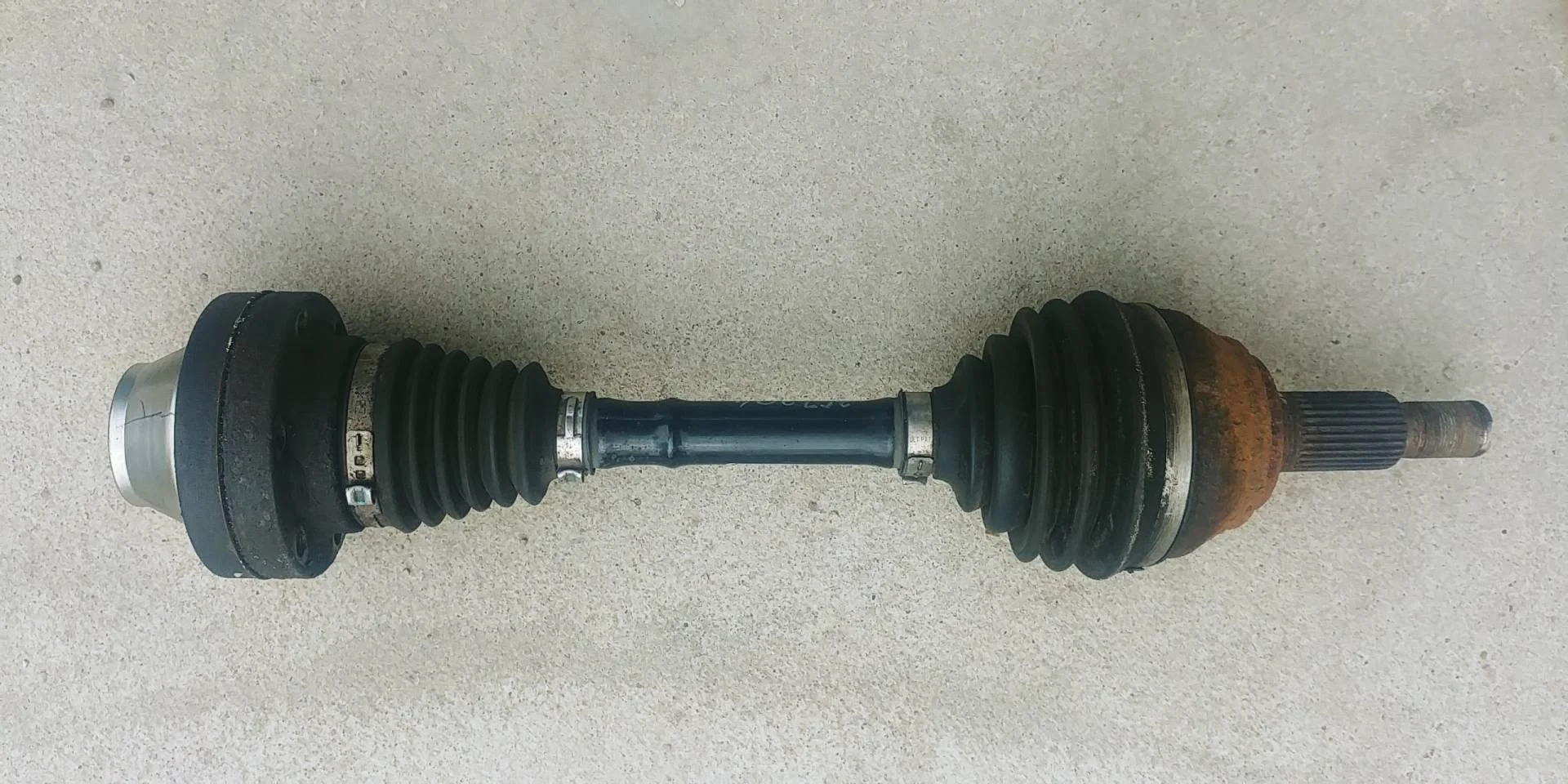 полуось передняя Audi Q7  2008