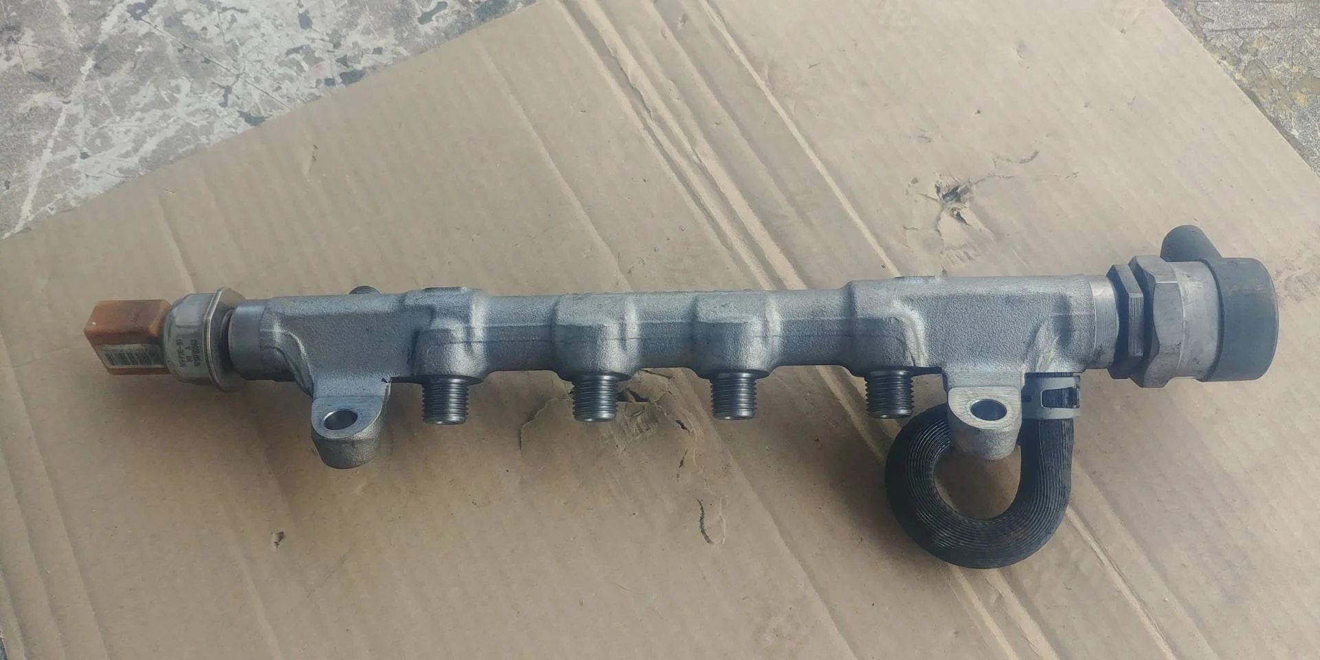 топливная рампа Audi A4  2013