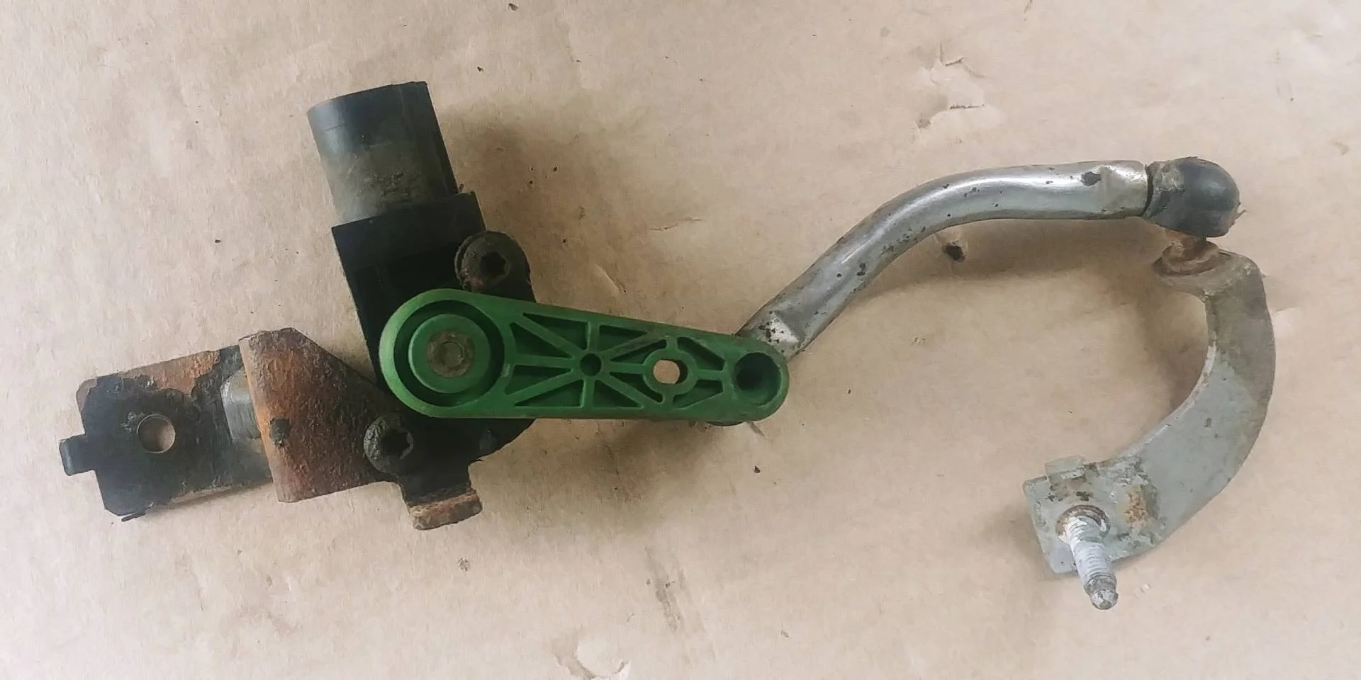 датчик дорожного просвета задний Volkswagen Passat CC  2008