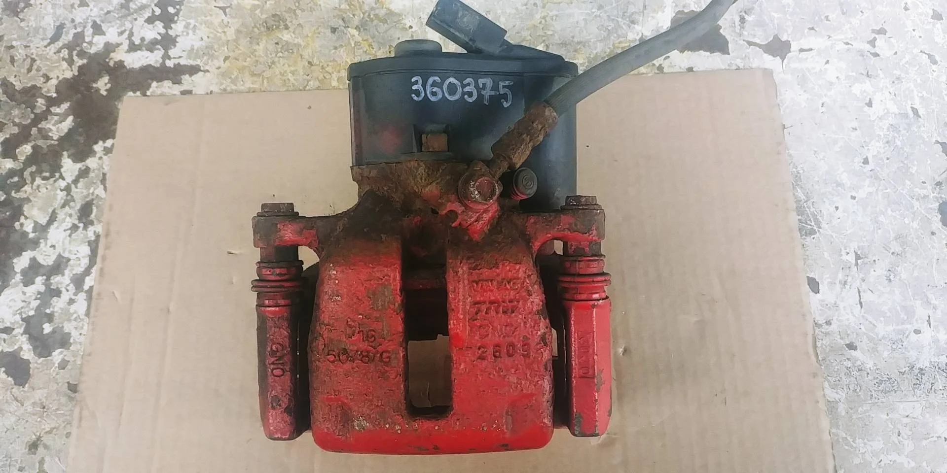 суппорт тормозной задний левый Volkswagen Passat CC  2008