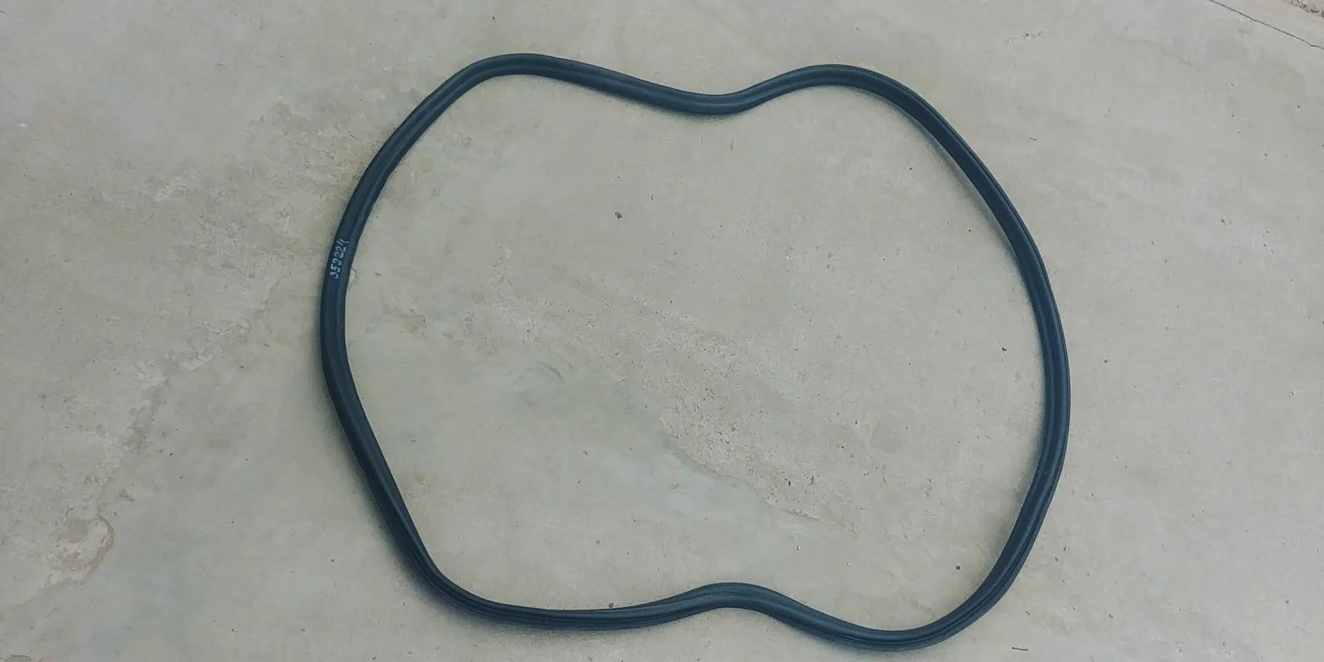 уплотнитель багажника Volkswagen Passat B6