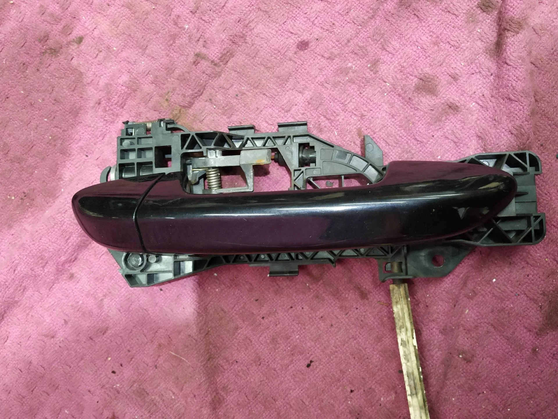 ручка наружная двери задней правой Volkswagen Passat B6  2013