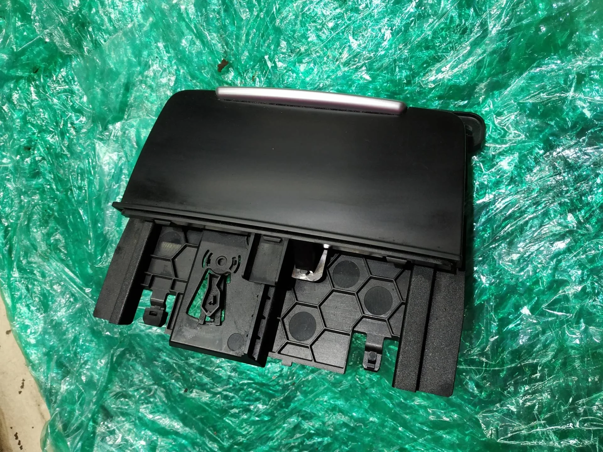 пепельница Audi A5 8T  2009