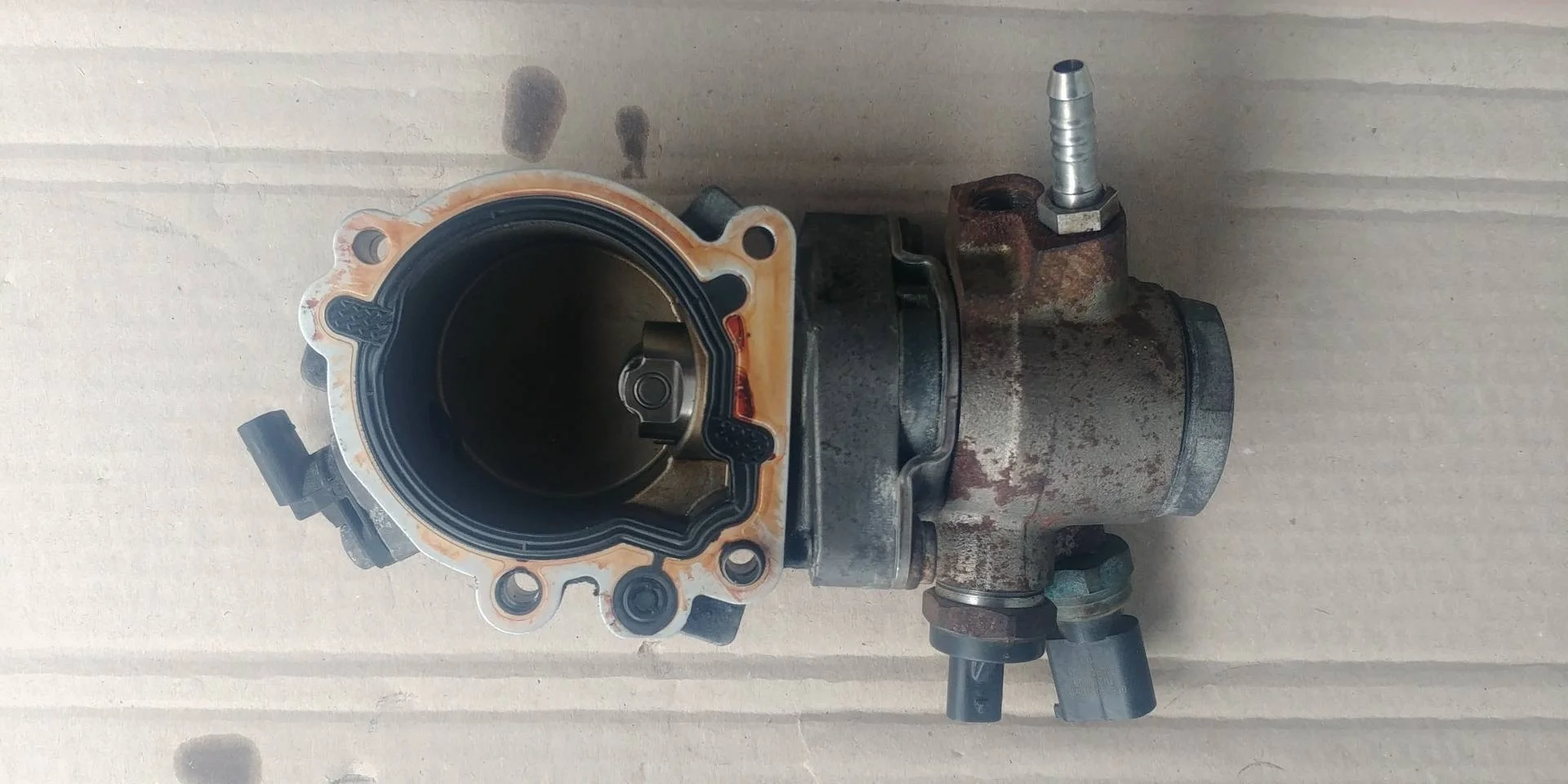 насос топливный в бак Audi Q5  2010