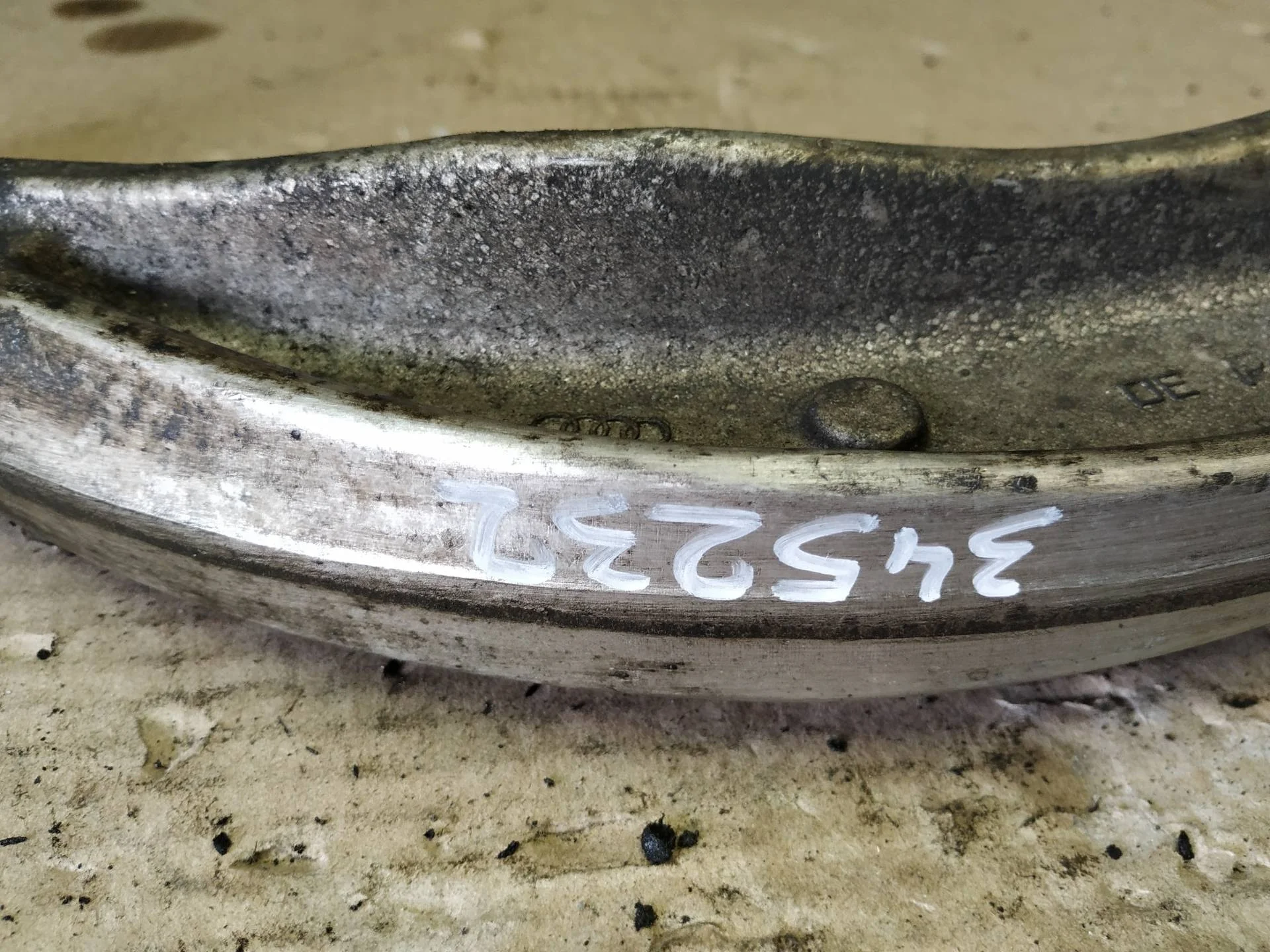 рычаг передний левый Audi Q5  2010