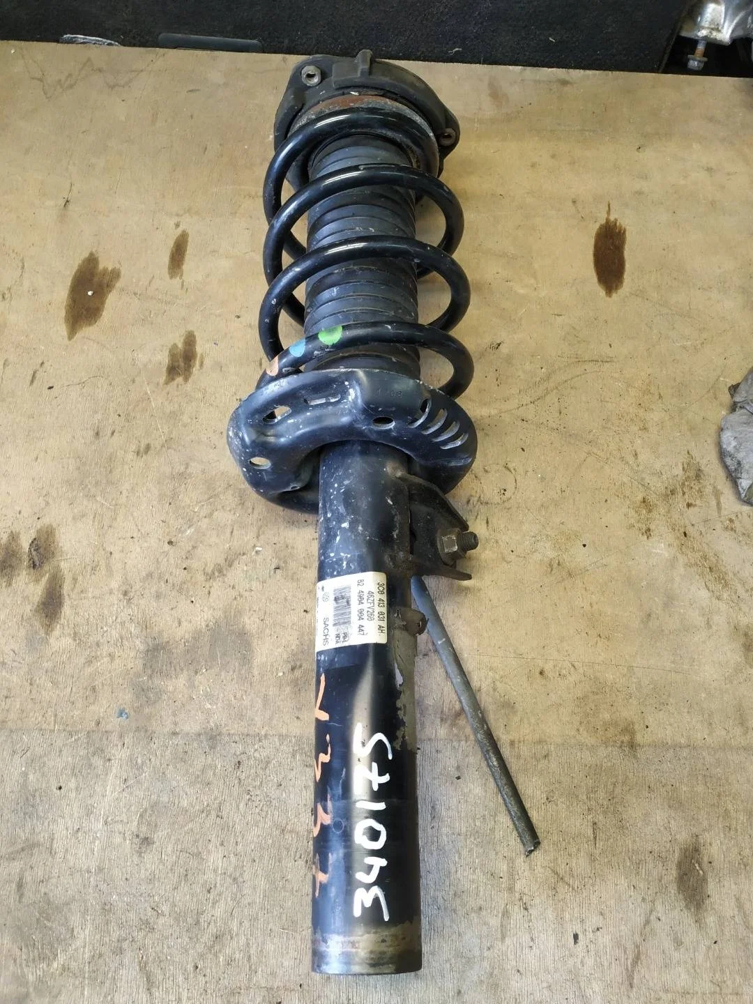 амортизатор передний Volkswagen Passat CC  2008