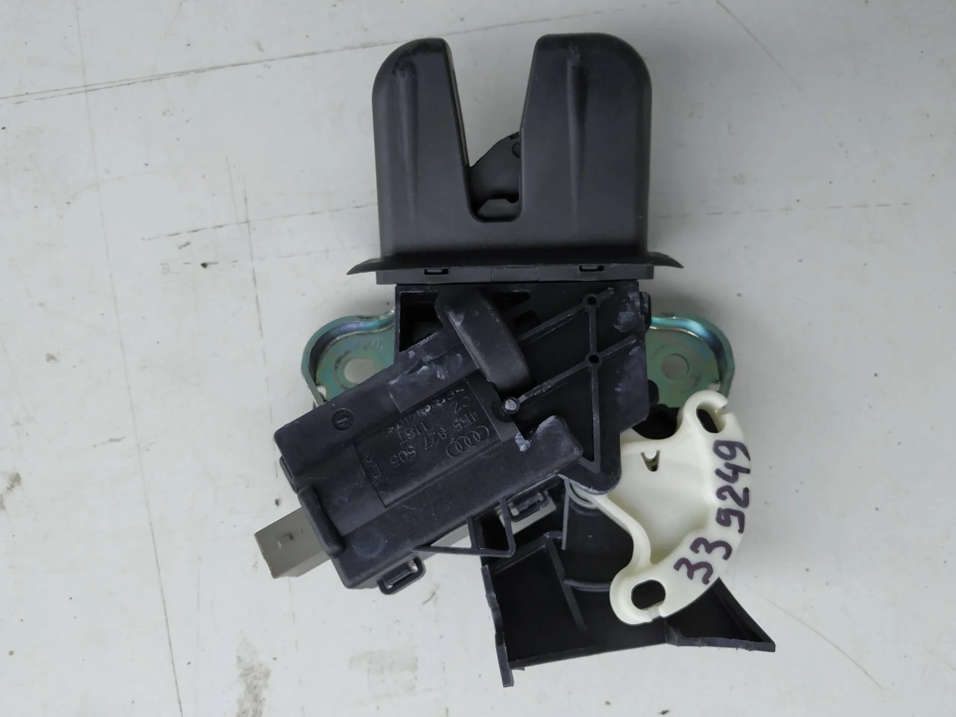 замок багажника Volkswagen Passat CC  2008