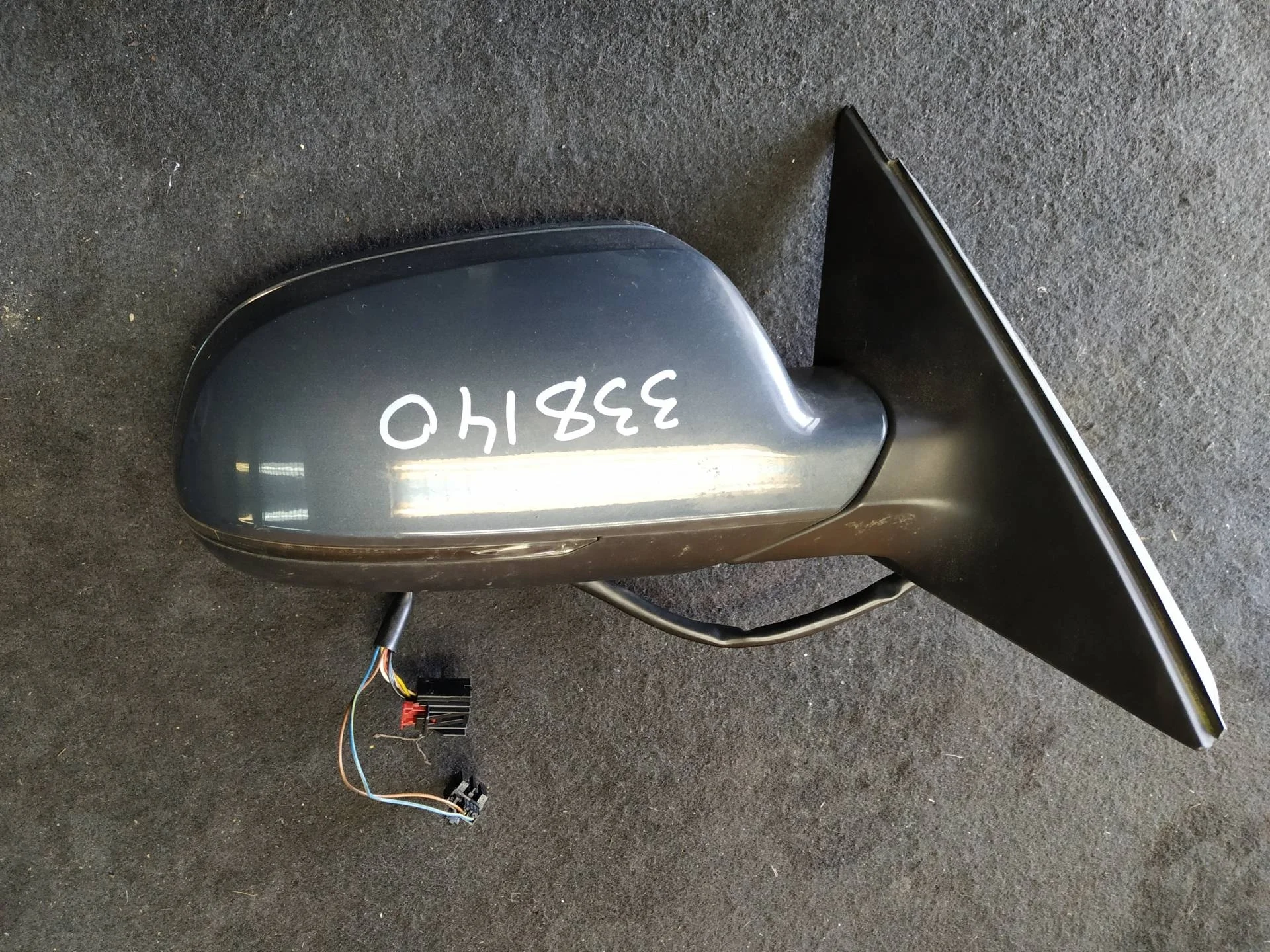 зеркало наружное правое Audi A4  2009