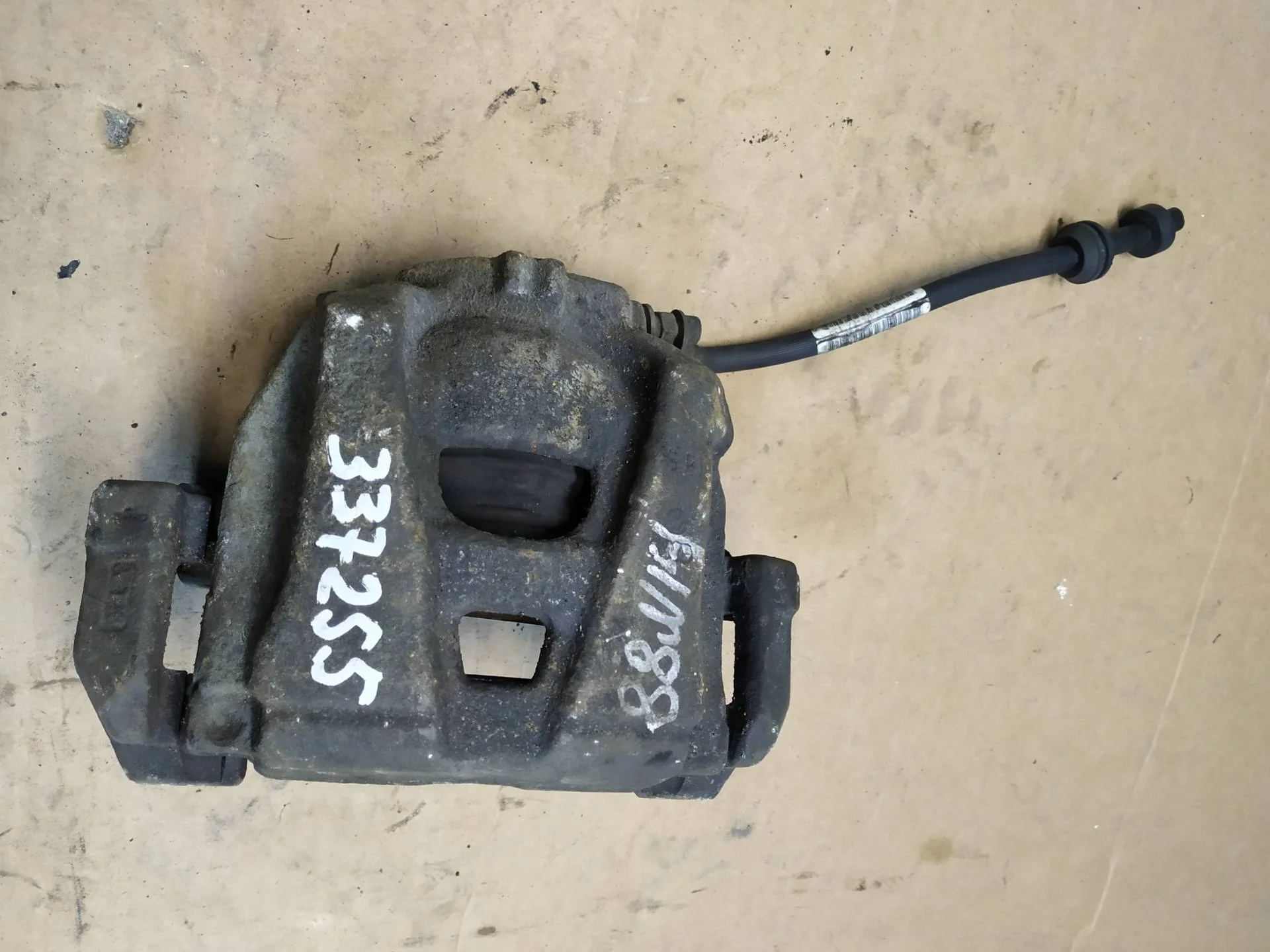 суппорт тормозной передний правый Audi A4  2009