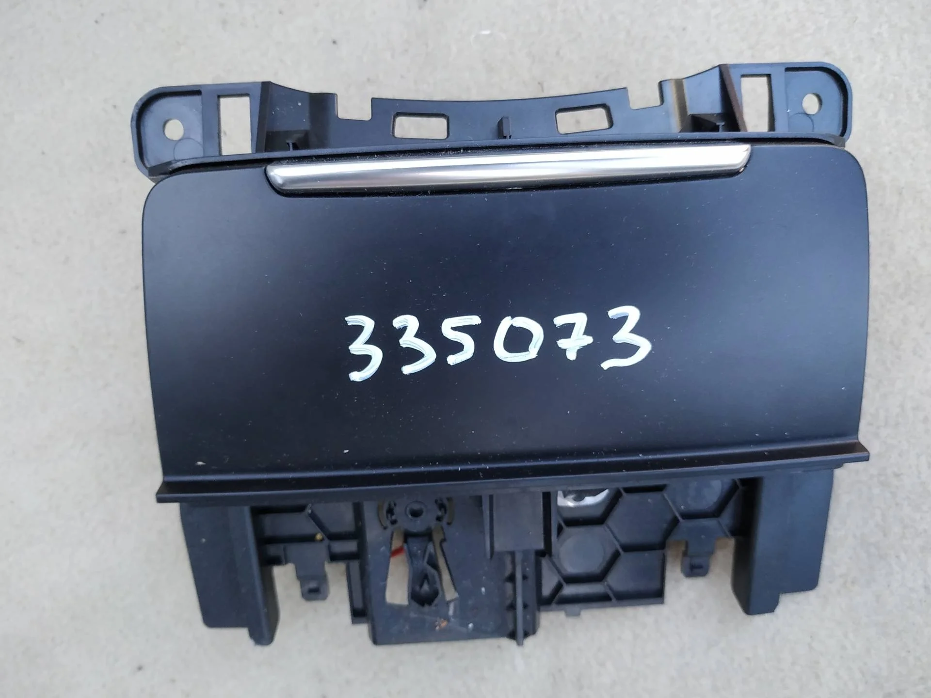 пепельница передняя Audi A4  2013