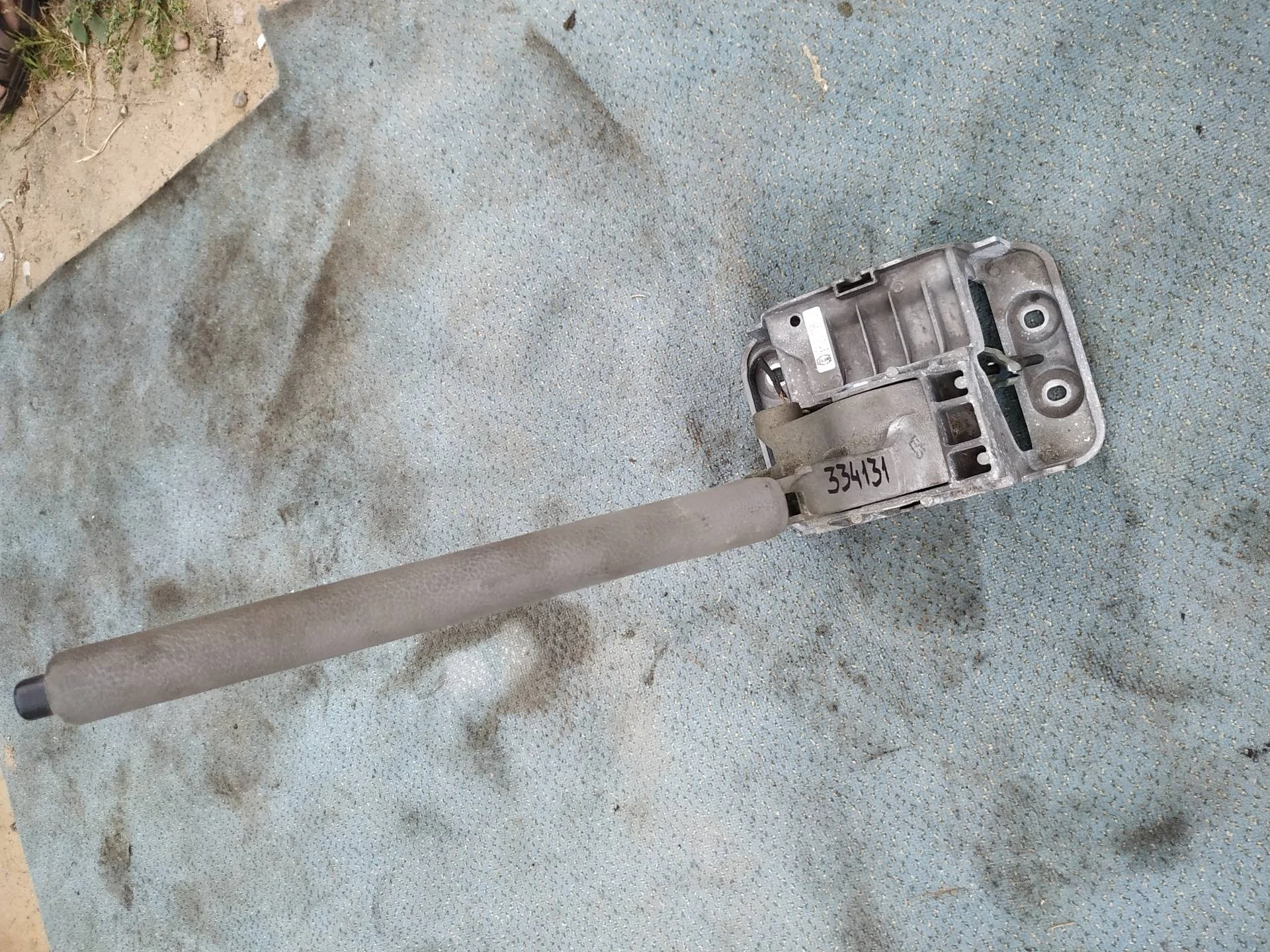 рычаг ручного тормоза (ручника) Volkswagen Caddy 3  2010