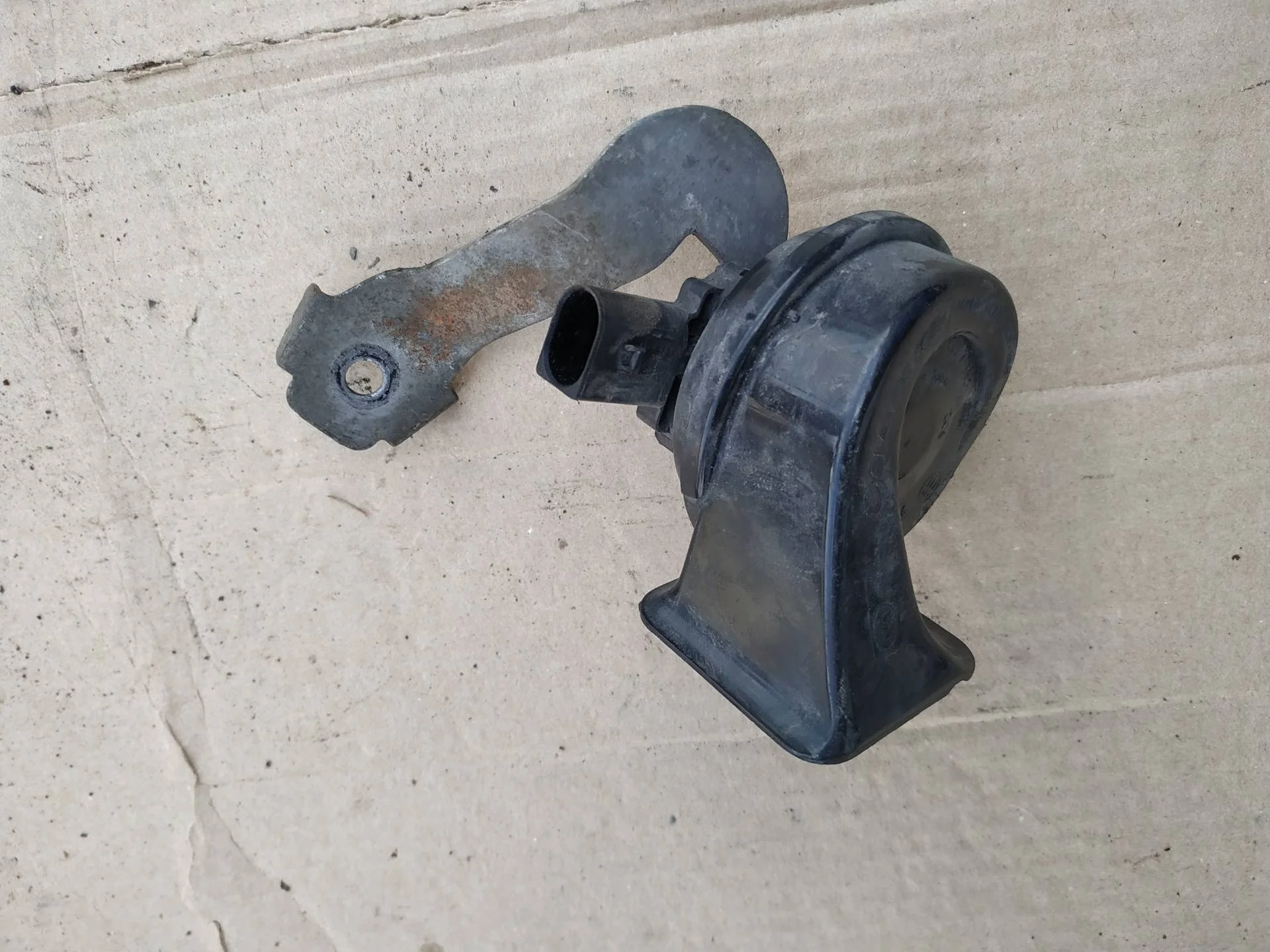 сигнал звуковой Volkswagen Caddy 3  2010