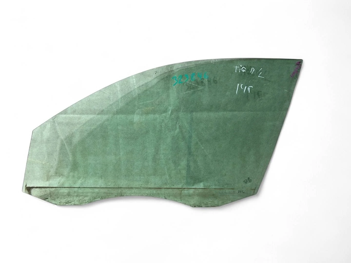 стекло двери передней левой Volkswagen Tiguan  2009