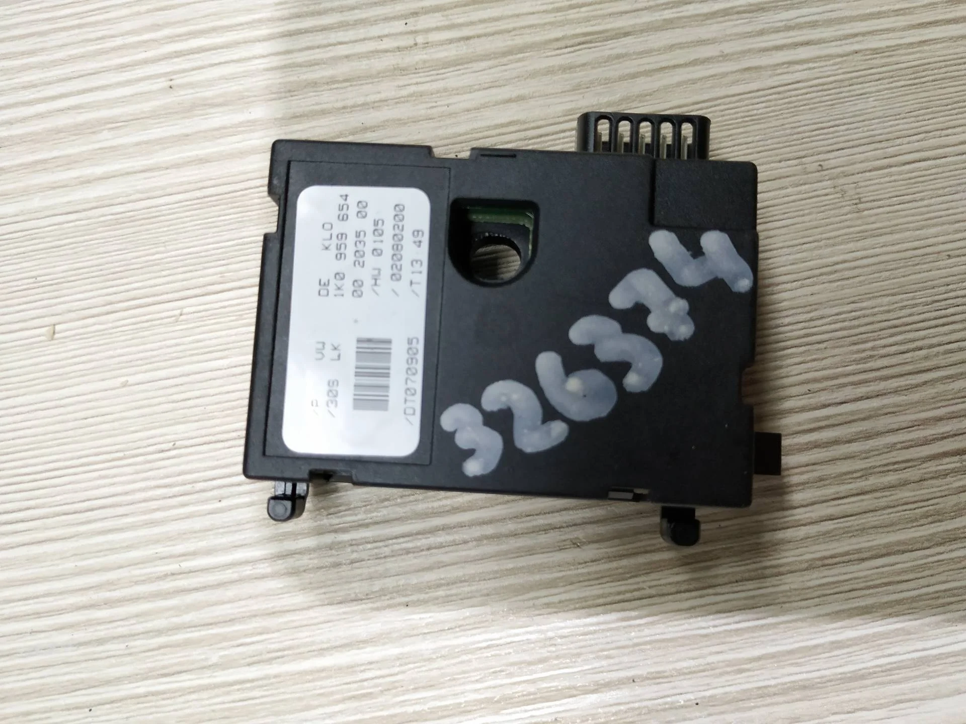 датчик угла поворота руля Volkswagen Touran  2007