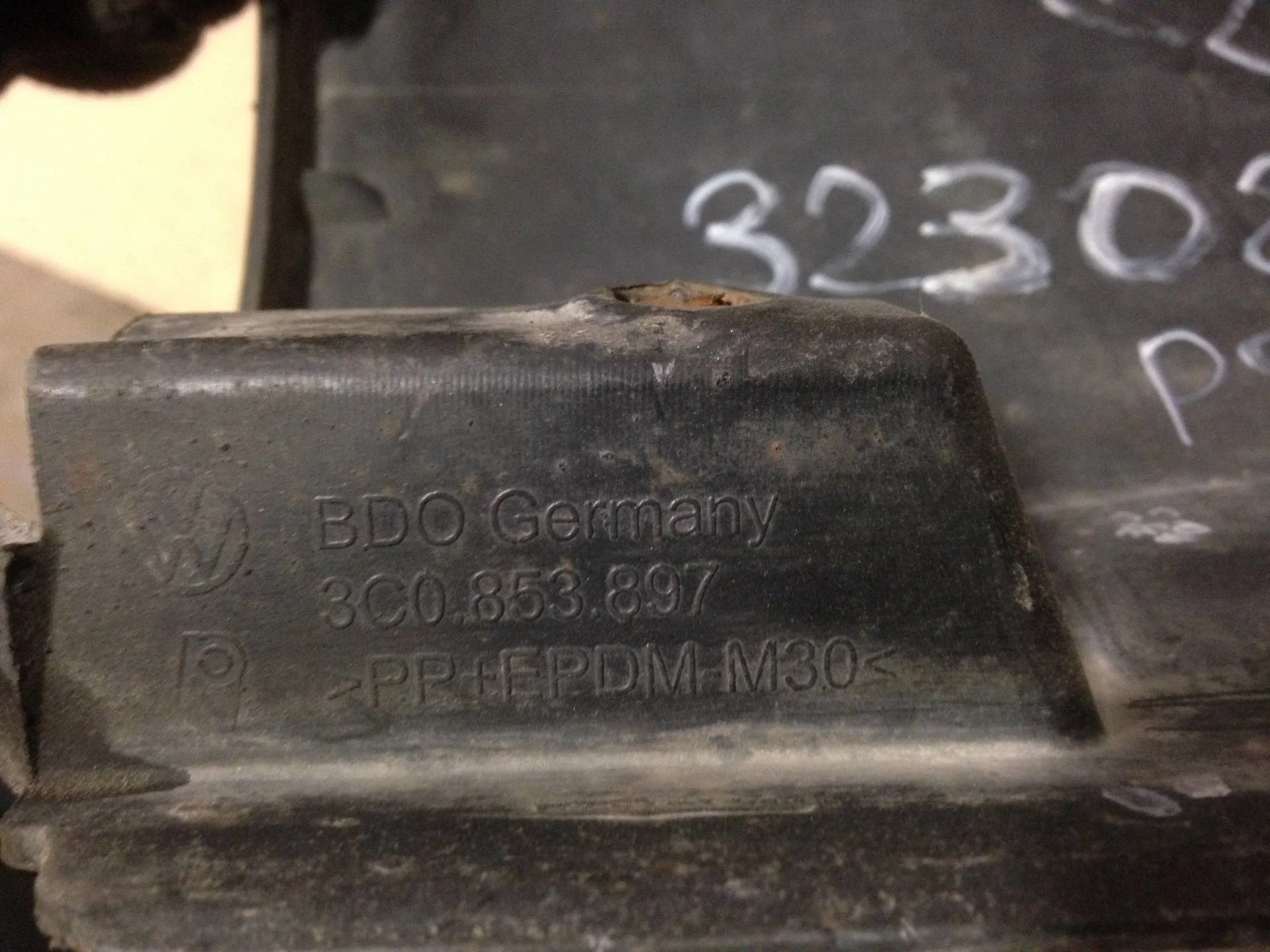 накладка на порог левая Volkswagen Passat B6  2008