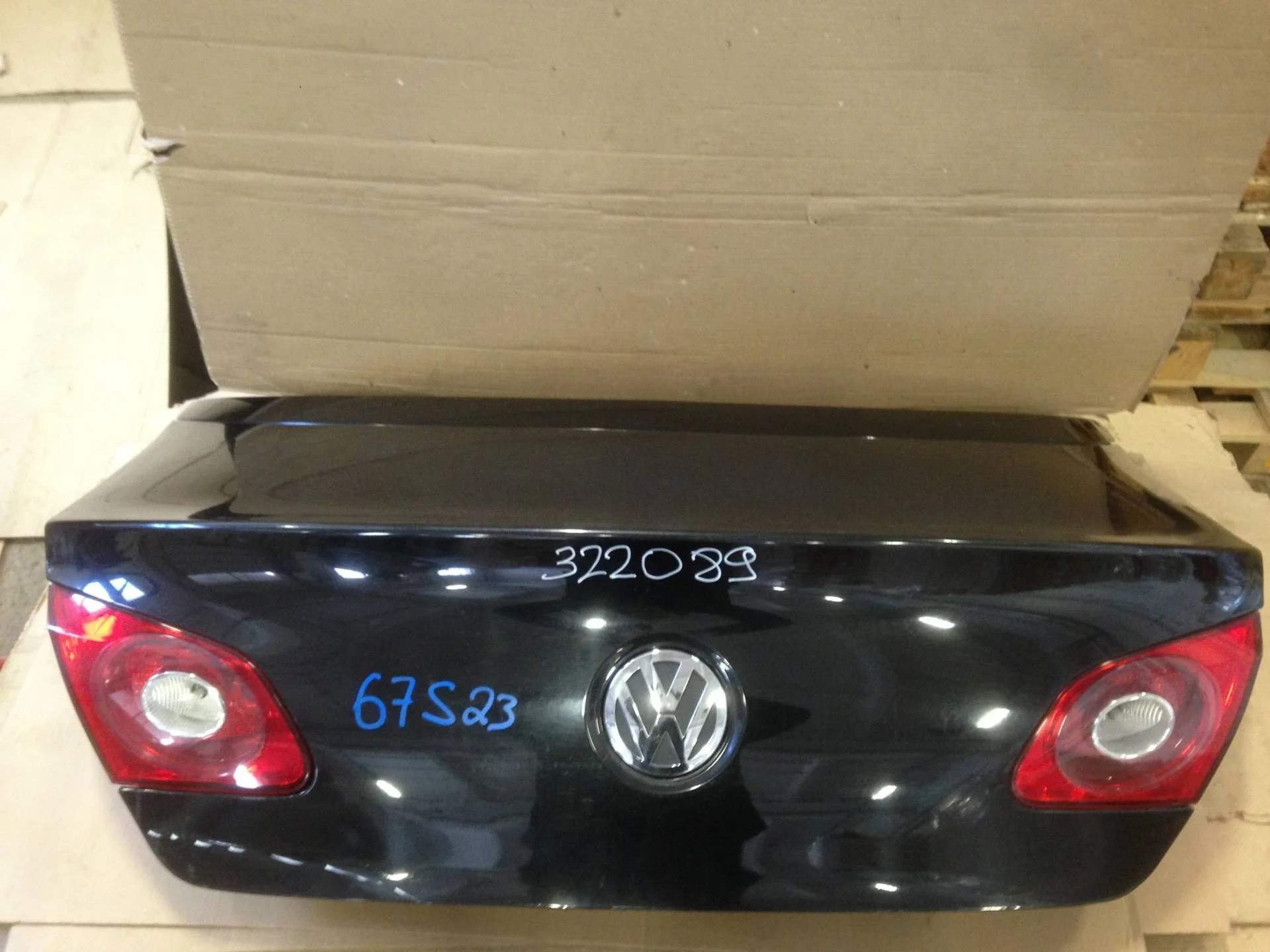 крышка (дверь) багажника Volkswagen Passat CC  2008