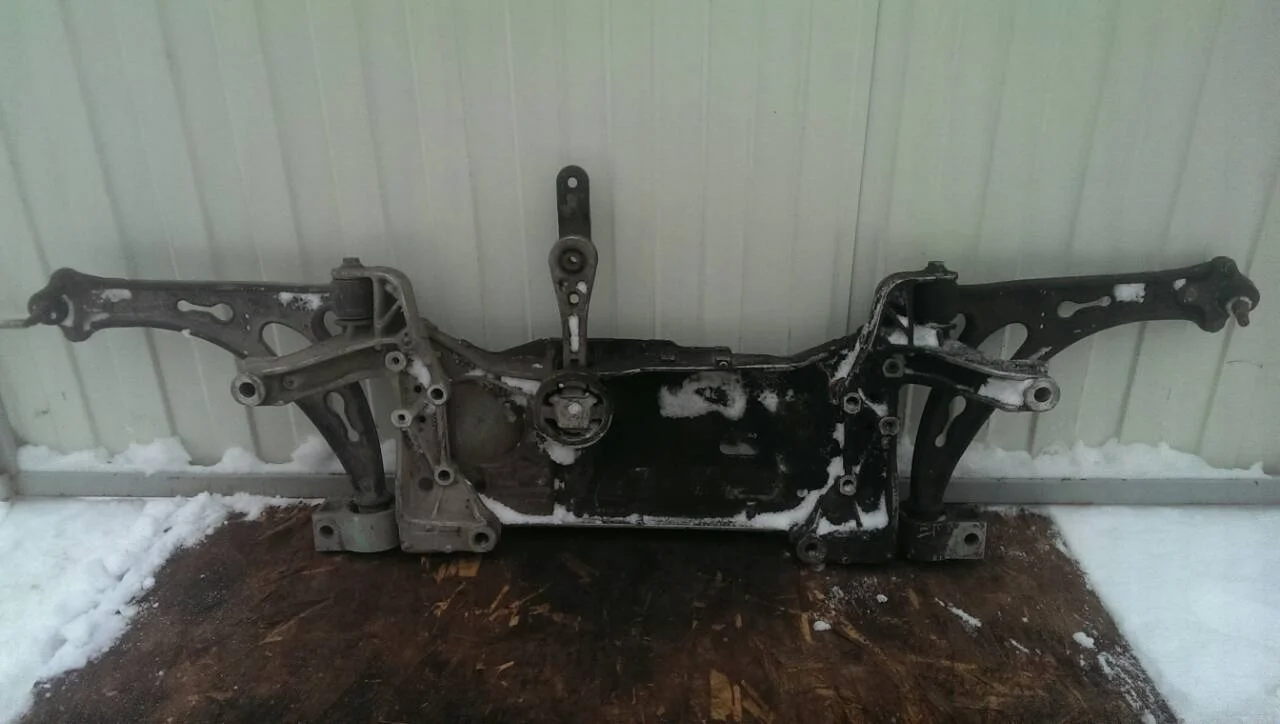 передняя балка (подрамник) Volkswagen Passat B6  2008