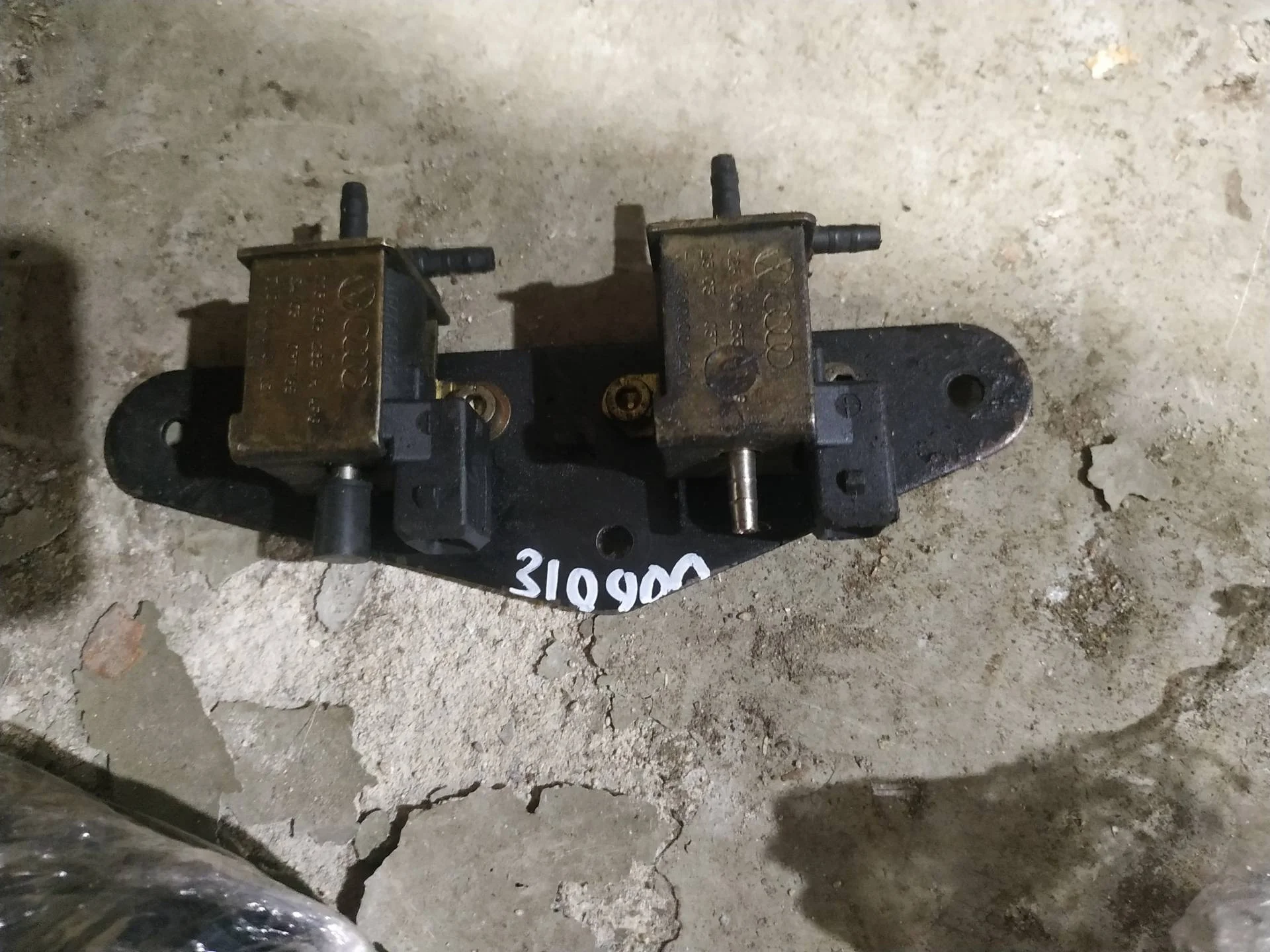 электромагнитный клапан Volkswagen Passat B5  2003