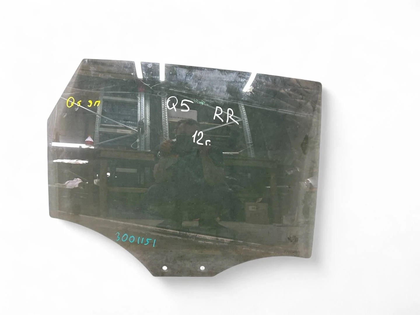 стекло двери задней правой Audi Q5  2010