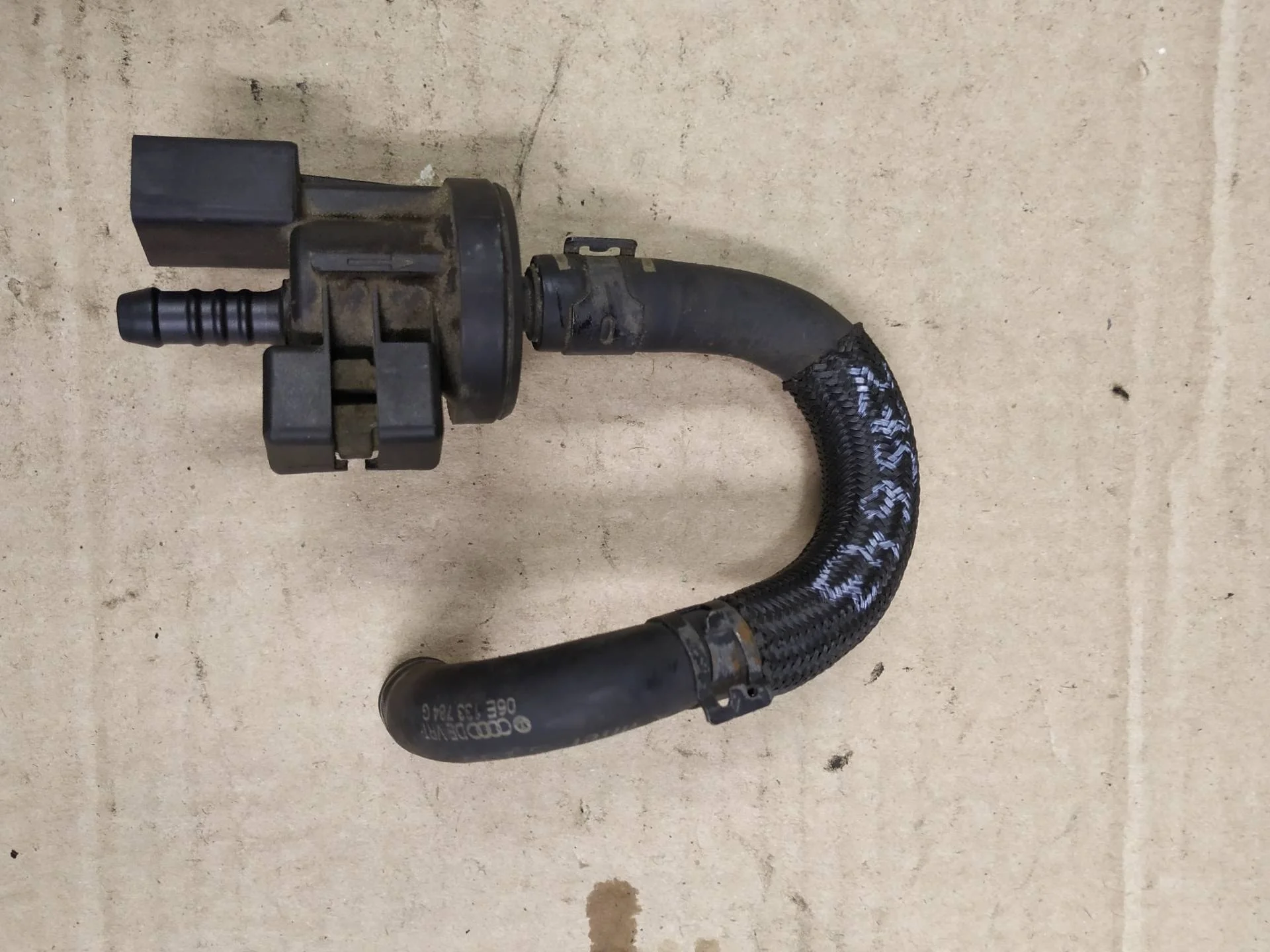 клапан вентиляции топливного бака Audi A6  2006