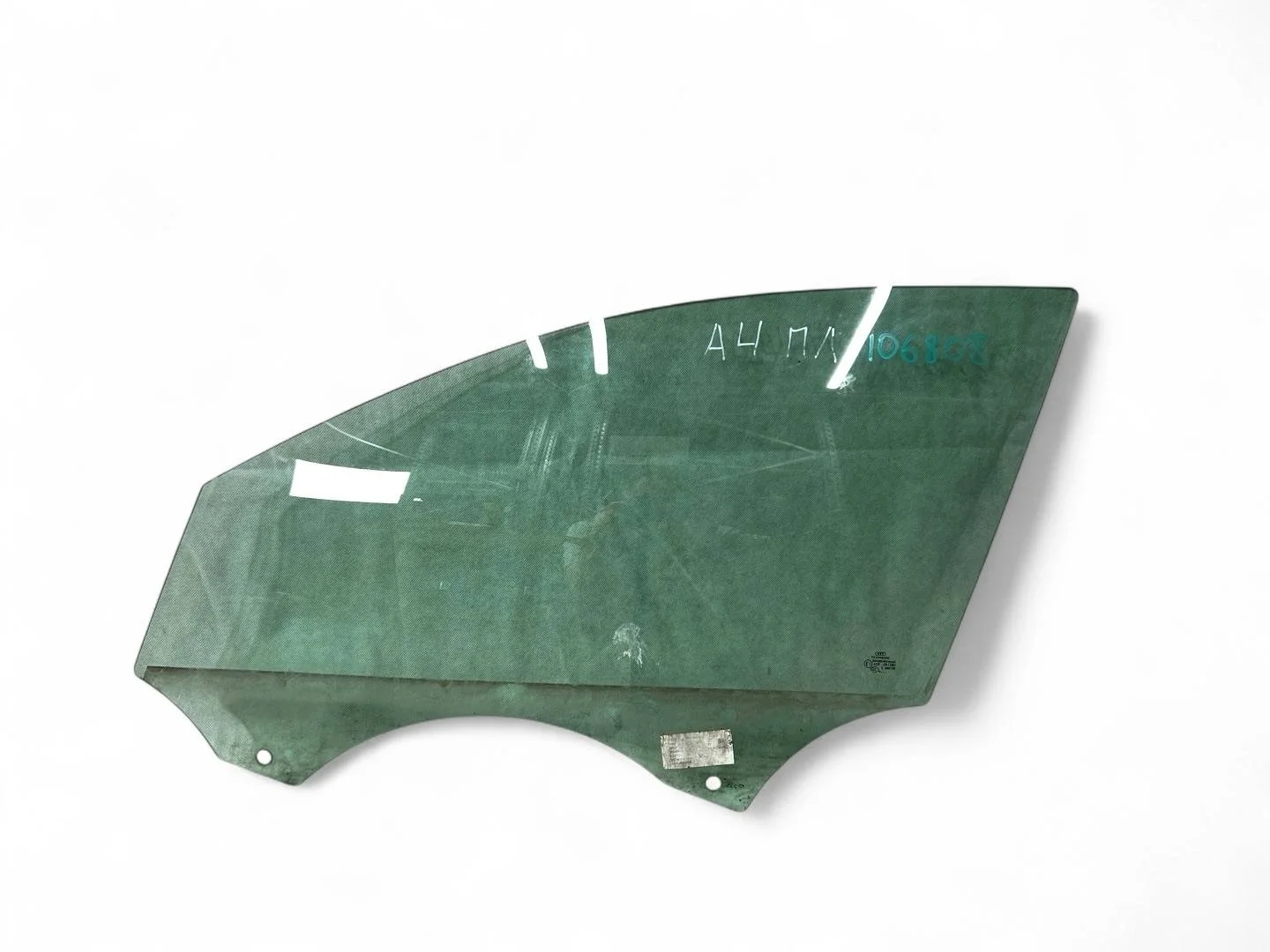 стекло двери передней левой Audi A4 B8/8K  2009