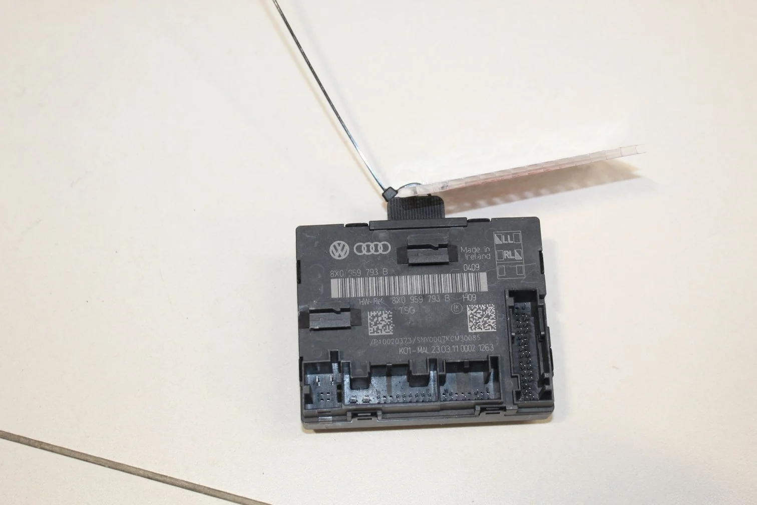 Блок комфорта передней правой двери для Skoda Superb 3T 2008-2015