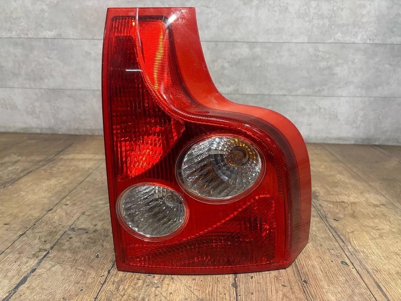 фонарь задний правый Volvo XC90