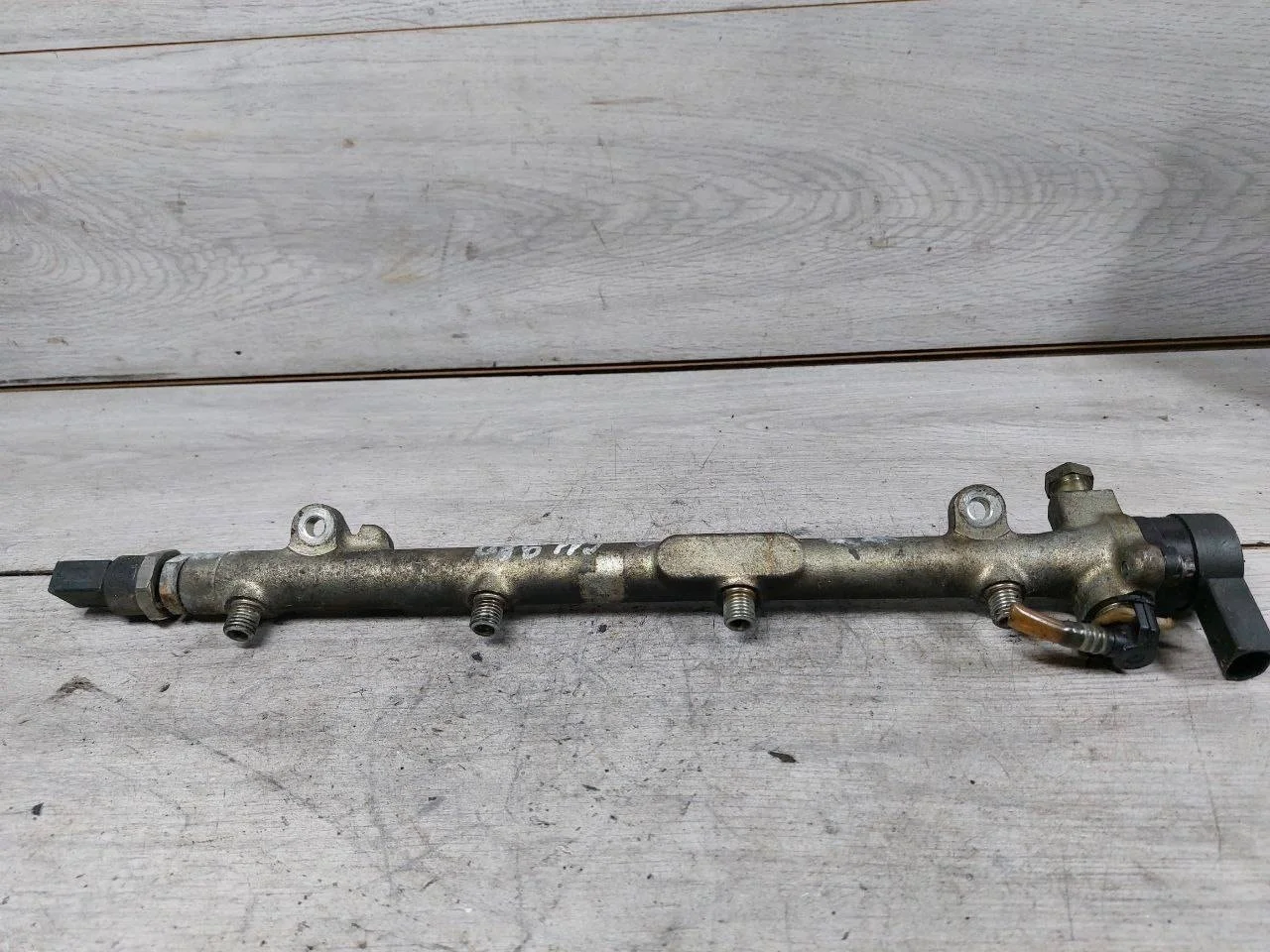 топливная рампа Mercedes-Benz Sprinter (W901-905)